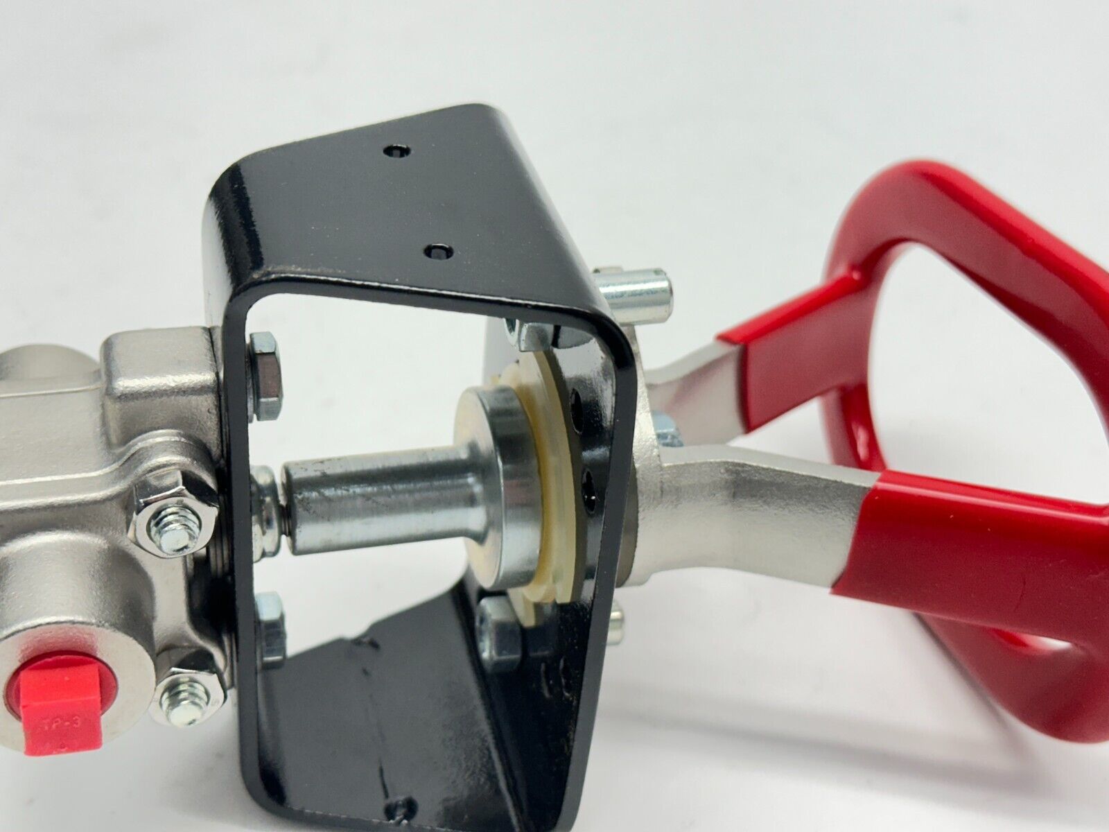 Flowserve 1/446666YVSE Ball Valve 1/4" SS 3000CWP LUBETAL Seat w/ Bracket Handle - Maverick Industrial Sales