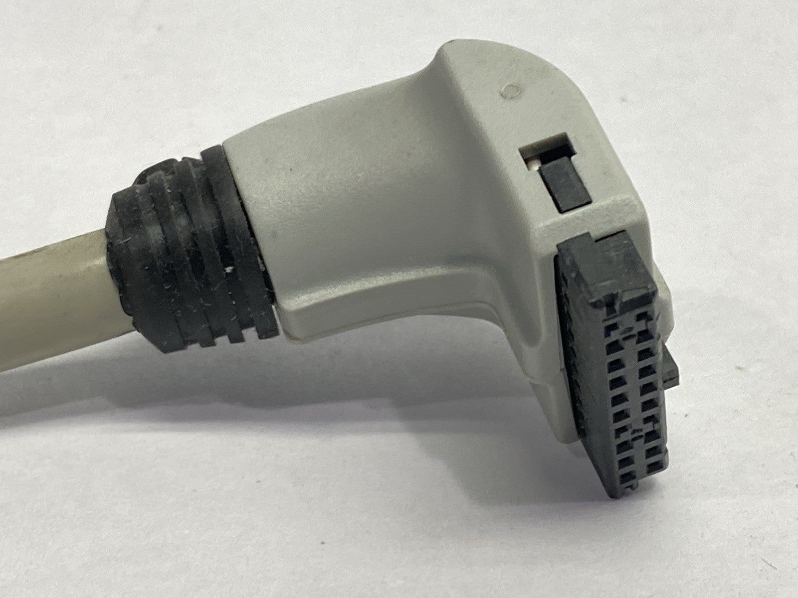 Allen Bradley 1492-CAB010E69 Ser E Prewired Cable Assembly For 1769-OB16/OV16 - Maverick Industrial Sales