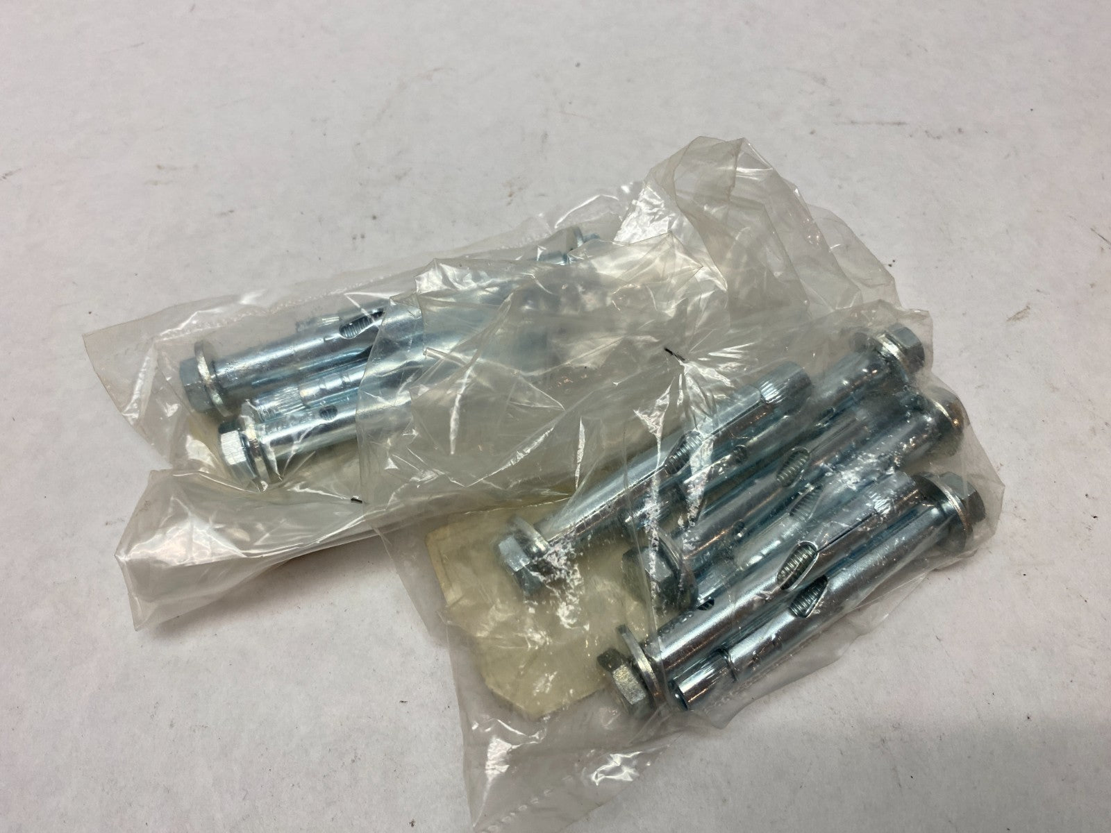 0B103327 | DMG Mori Hardware Screws LOT OF 4 - New - Maverick Industrial Sales