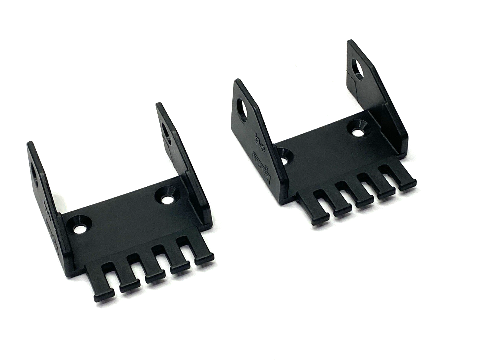 Igus 117.4.1PZ Female Cable Carrier Mounting Bracket LOT OF 2 - Maverick Industrial Sales