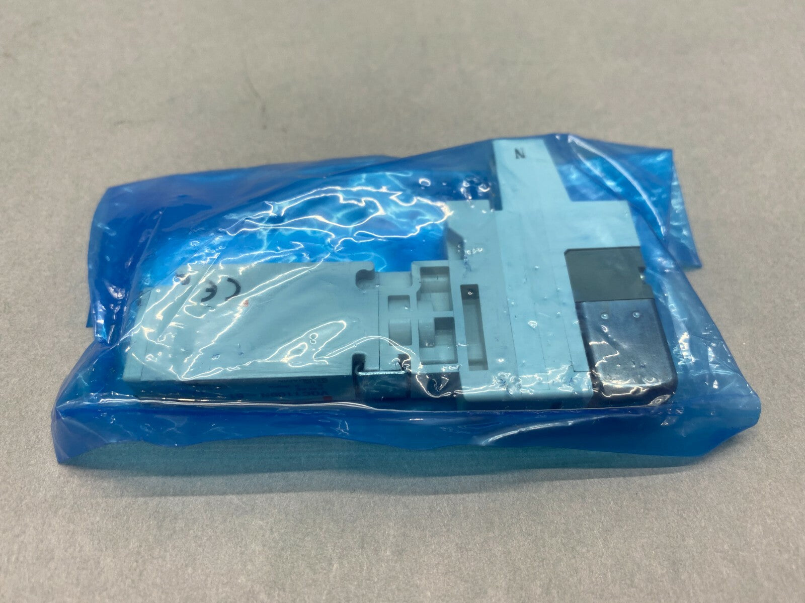 VQC1100N-51 | SMC Solenoid Valve 5 Port, 2 Position 24VDC 101 PSI MAX - New - Maverick Industrial Sales