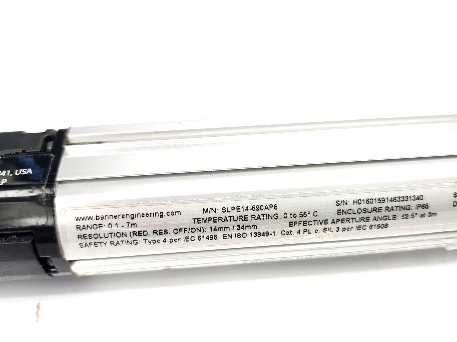 Banner SLPE14-690AP8 & SLPR14-690AP8 Safety Light Curtain Set 690mm M12 8-Pin - Maverick Industrial Sales