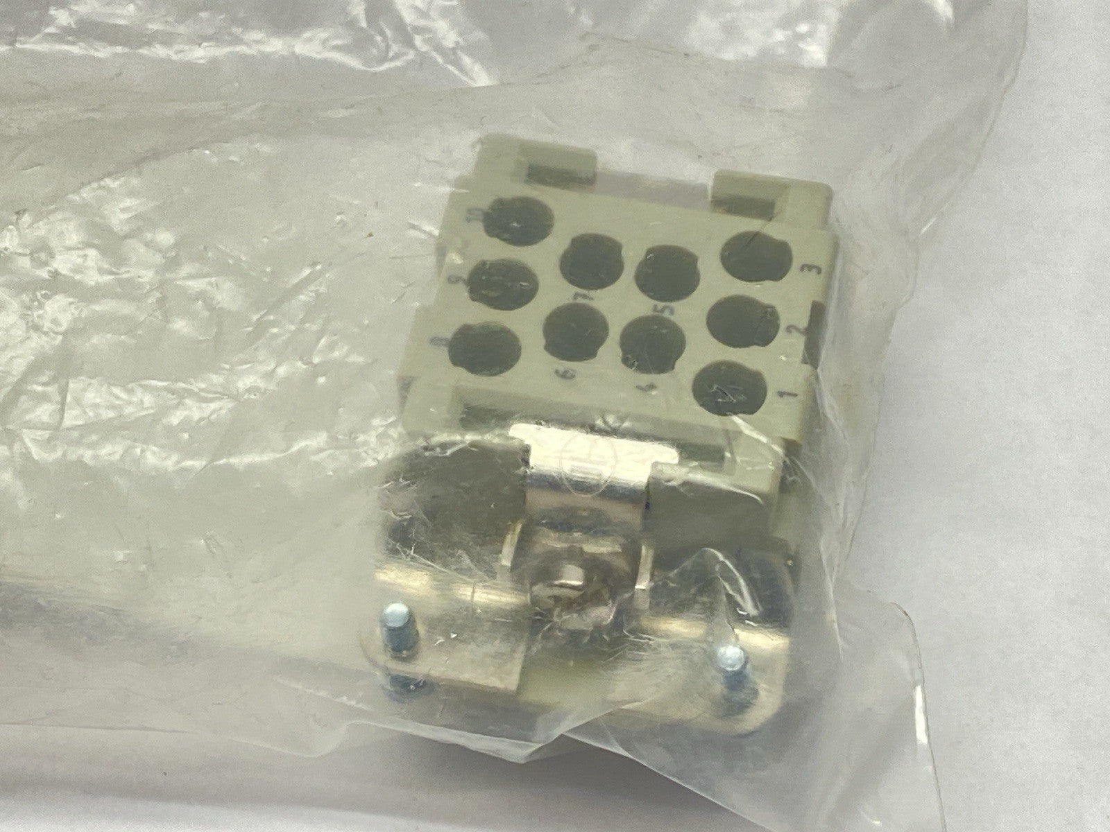 09320103101 | Harting Insert Female Connector Crimp Han 10 EE-F-C 600V - New - Maverick Industrial Sales