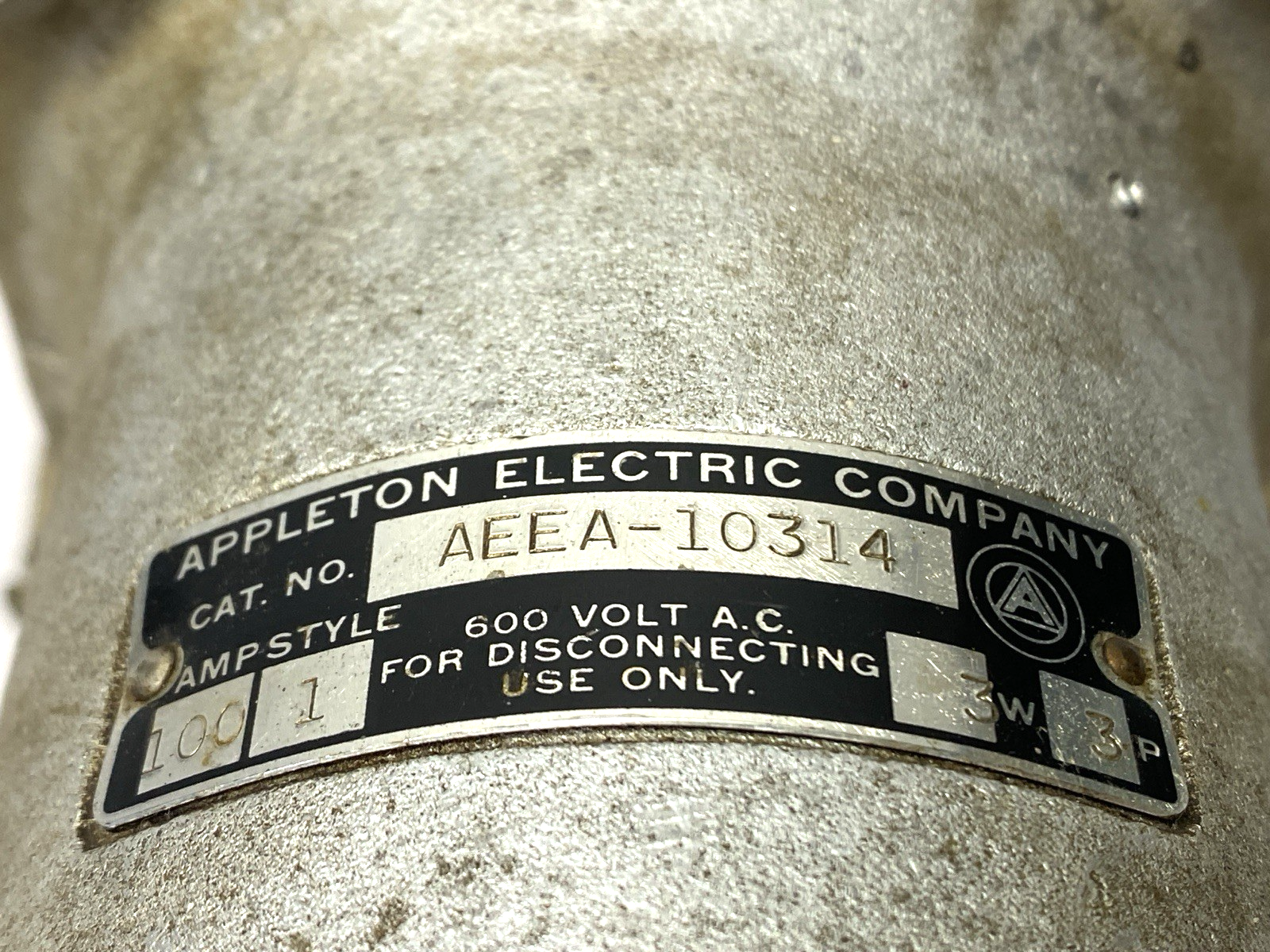 Appleton AEEA-10314 Receptacle w/ Angle Adapter Base - Maverick Industrial Sales