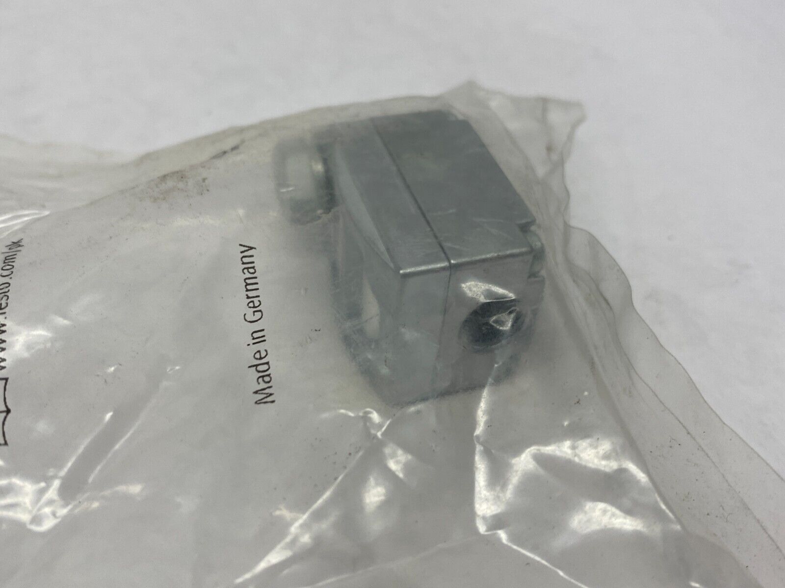 Festo VBQF-U-G18-E Quick-Exhaust Valve L208 RSV-52, 547531 - Maverick Industrial Sales