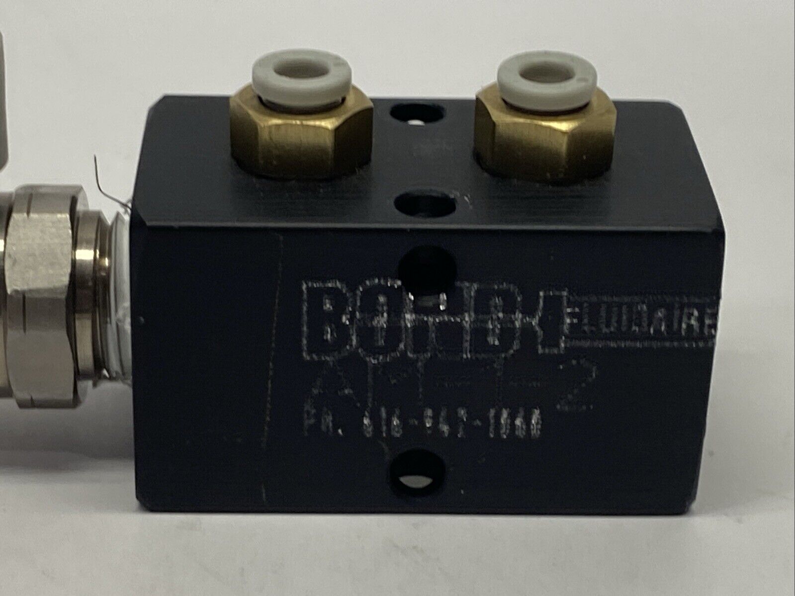Bond Fluidaire AM-1-2 Pneumatic Manifold Block 2 Inlet 4 Outlet - Maverick Industrial Sales