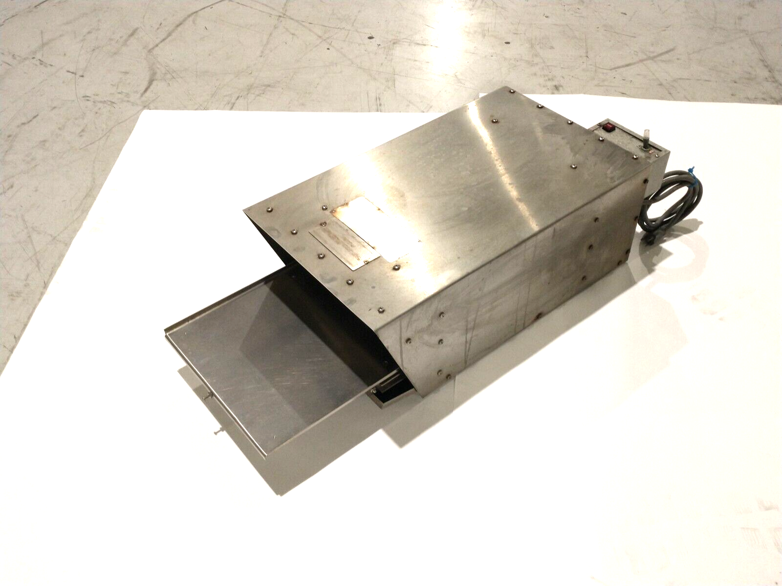 UVOCS Model 1010 Ultraviolet Ozone Cleaning System - Maverick Industrial Sales
