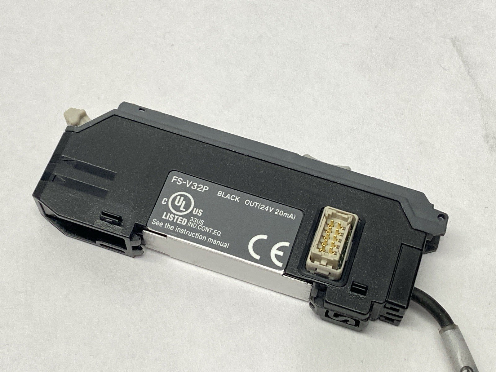 Keyence FS-V32P Digital Fiber Optic Sensor Fiber Amplifier Expansion Unit - Maverick Industrial Sales