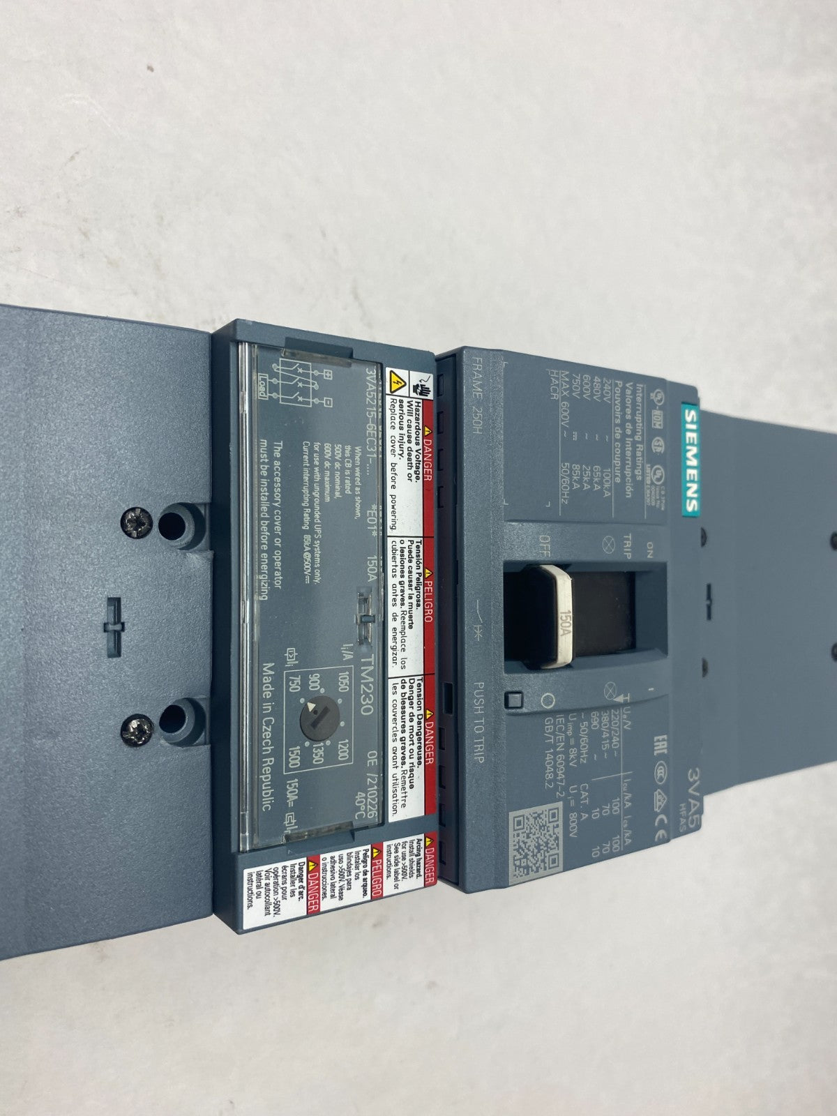 Siemens 3VA5215-6EC31-0AA0 Circuit Breaker 3-Pole 250 Breaking Cap - Maverick Industrial Sales
