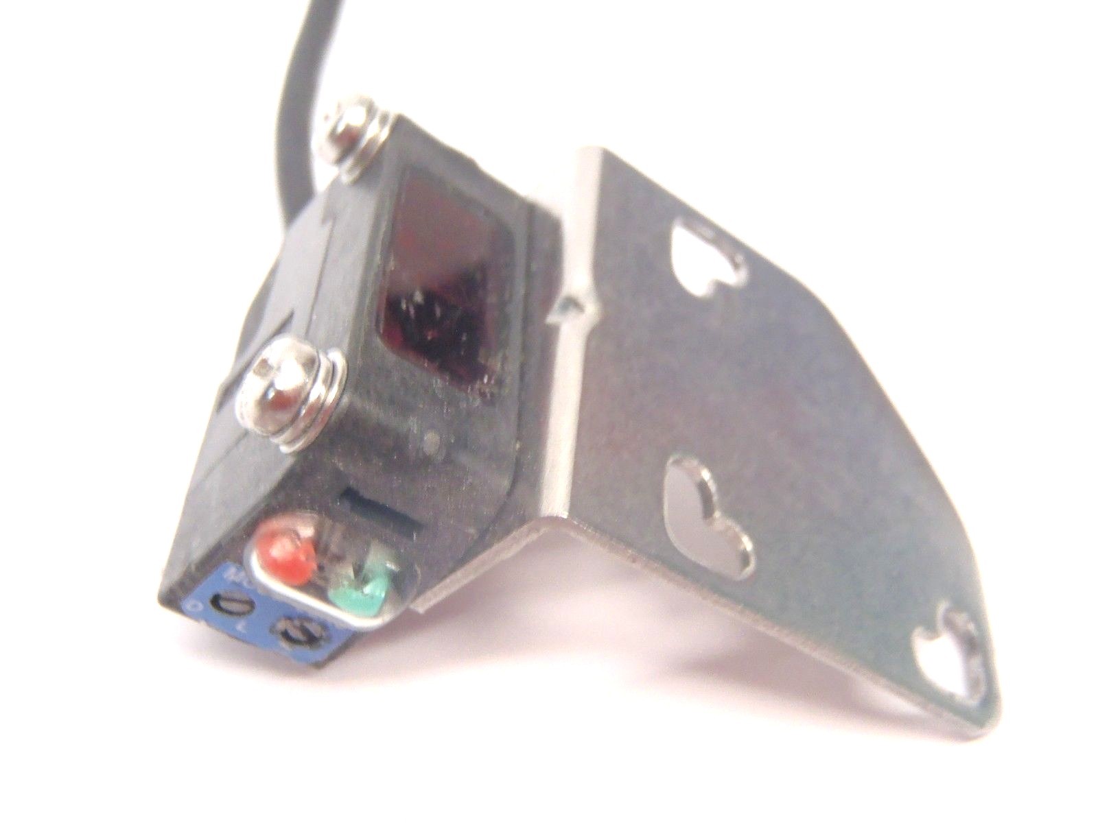 Keyence PZ2-61P Photoelectric Amplifier 12-24VDC w/ Bracket - Maverick Industrial Sales