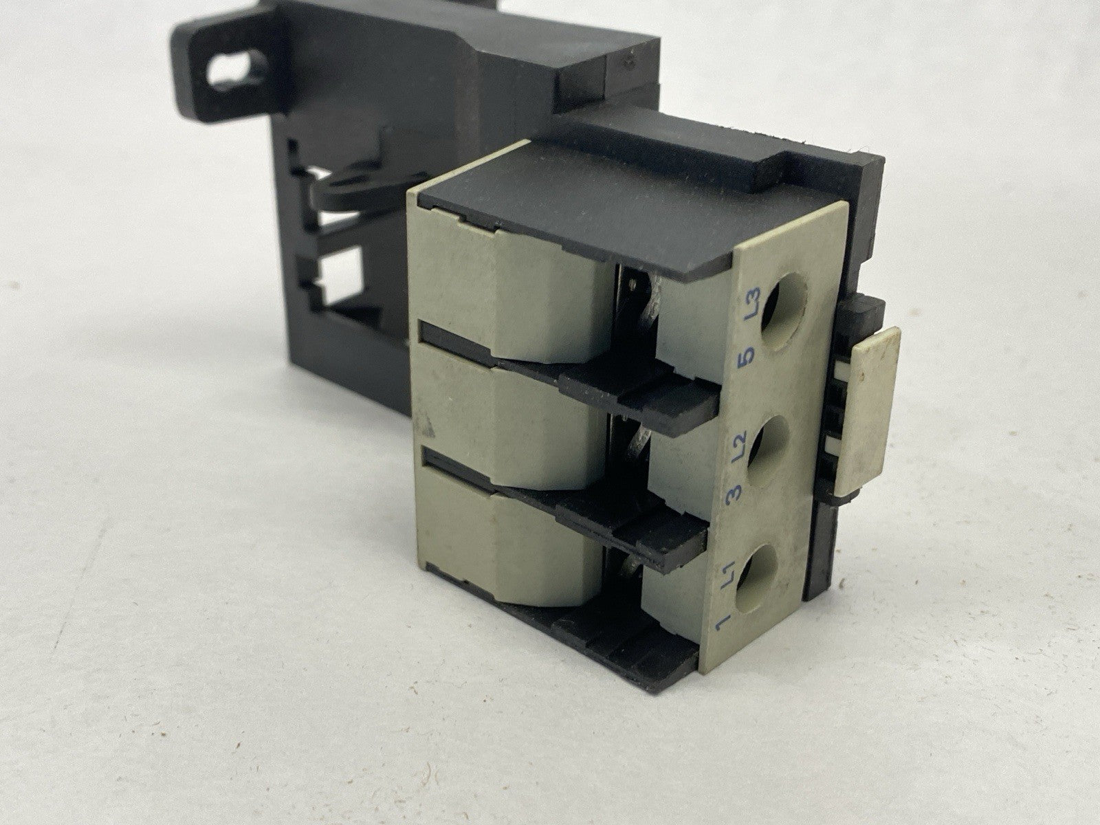 Telemecanique LA7D2064 TeSys Deca Terminal BLock Adapter - Maverick Industrial Sales