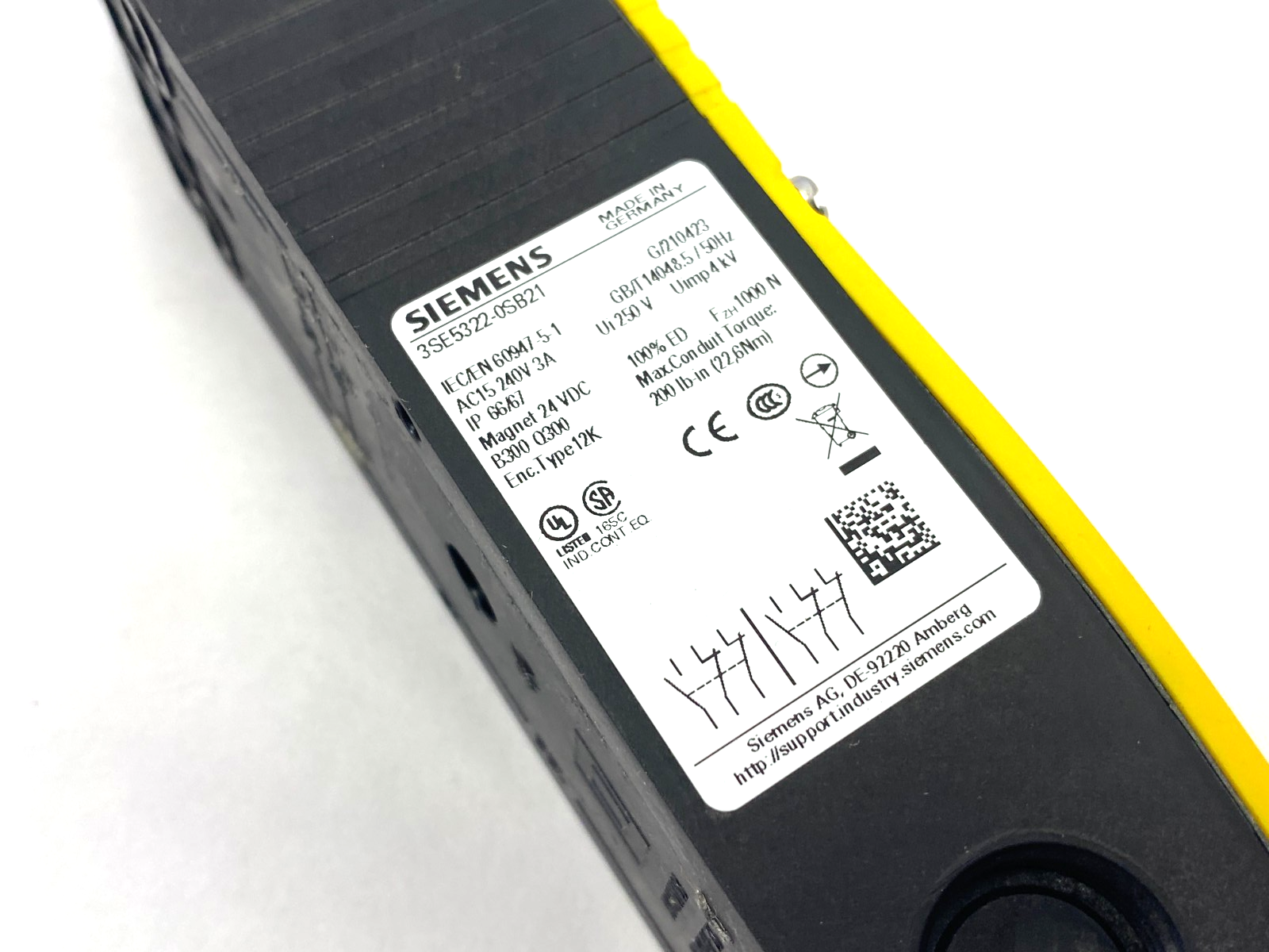 Siemens 3SE5322-0SB21 Safety Position Switch, Magnetic Interlock w/ Key - Maverick Industrial Sales