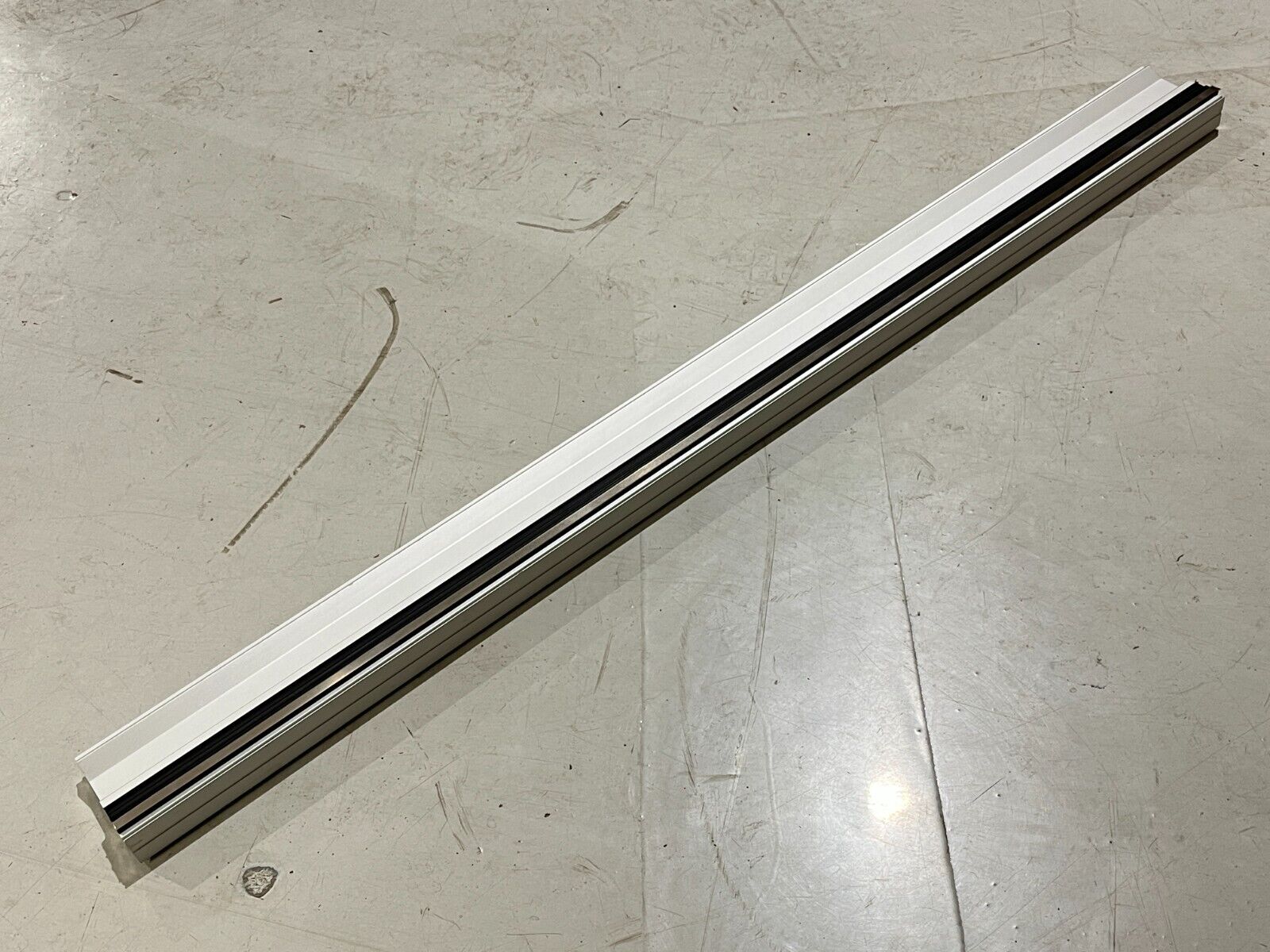Montratec MT56926/1400 Montrac Straight Rail Section 1400mm Missing Conductor - Maverick Industrial Sales
