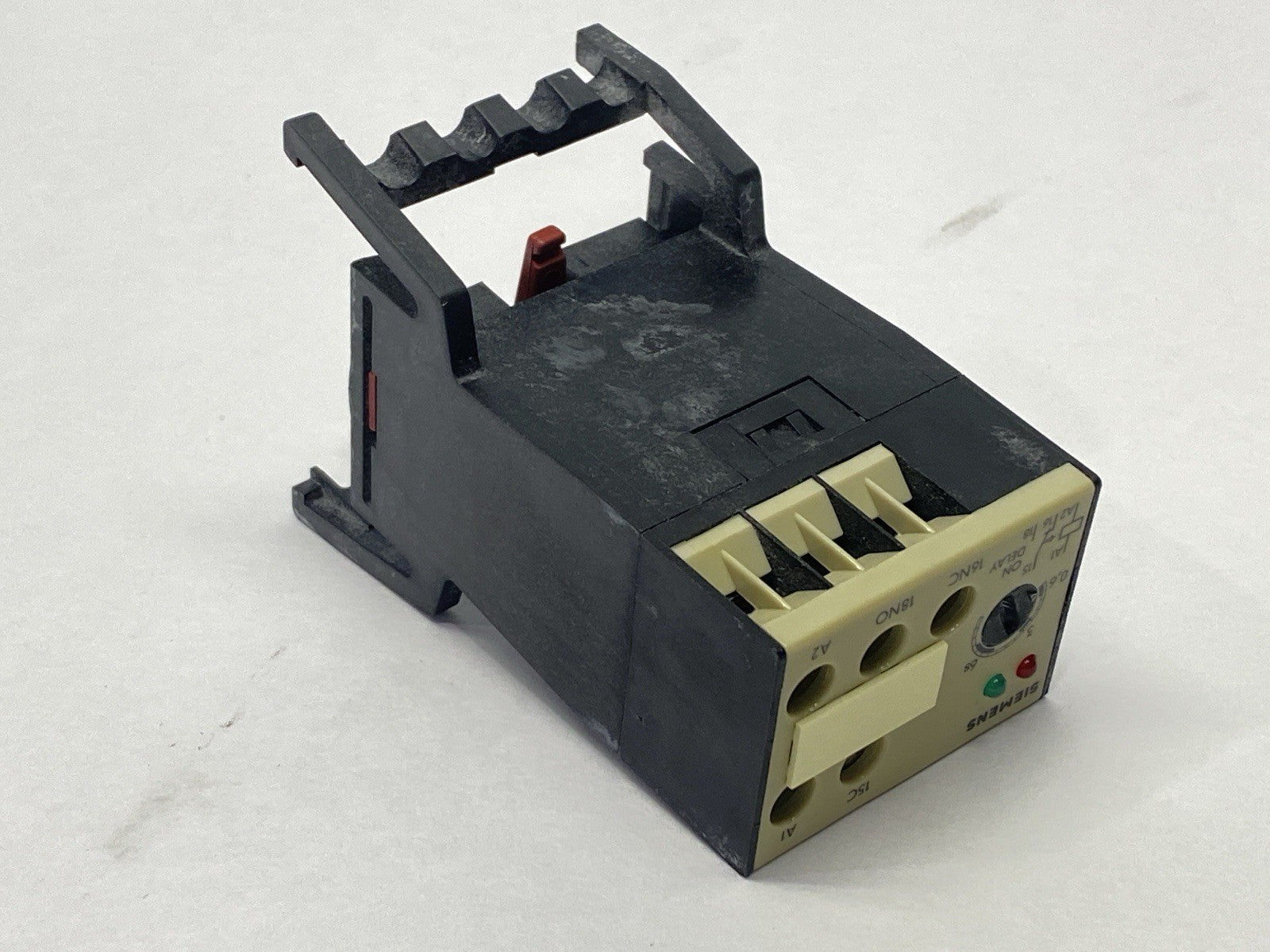 Siemens 7PX1040-1AJ20 Time Delay Relay Timer 110/127V - Maverick Industrial Sales
