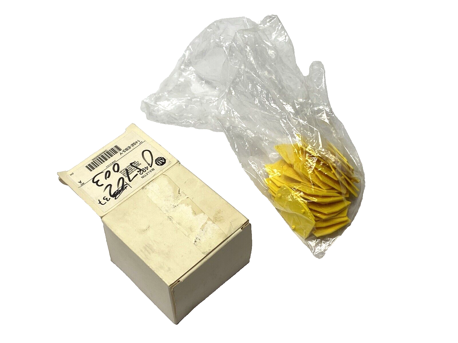 Allen Bradley 1492-EB3-Y Ser. A End Barriers LOT OF 37 - Maverick Industrial Sales