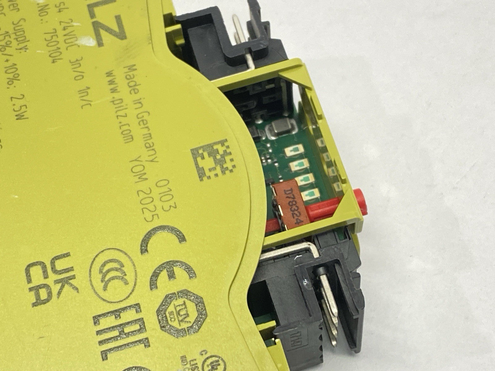 PNOZ s4 24VDC 3n/o 1n/c | Pilz Standalone Sigma Safety Relay 750104 NO COVER - For parts or not working - Maverick Industrial Sales