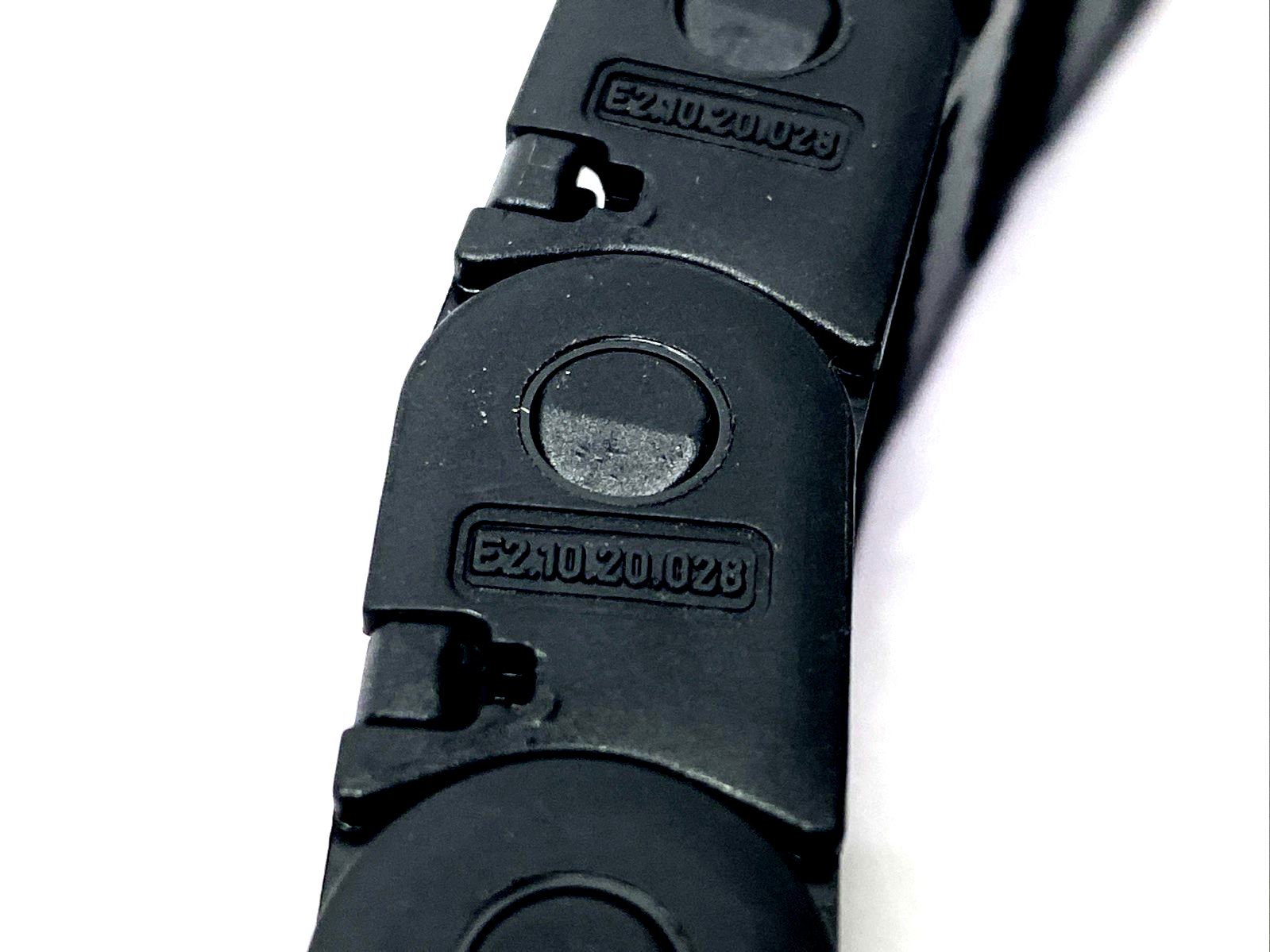 E2-10-20-028,E2.10.20.028,E2.10.20.028.0,E2-10-20-028-0 | Igus E2-10-20-028 Micro Series E2 E-Chain Cable Carrier 48 Links 38" Length - New – Open box - Maverick Industrial Sales