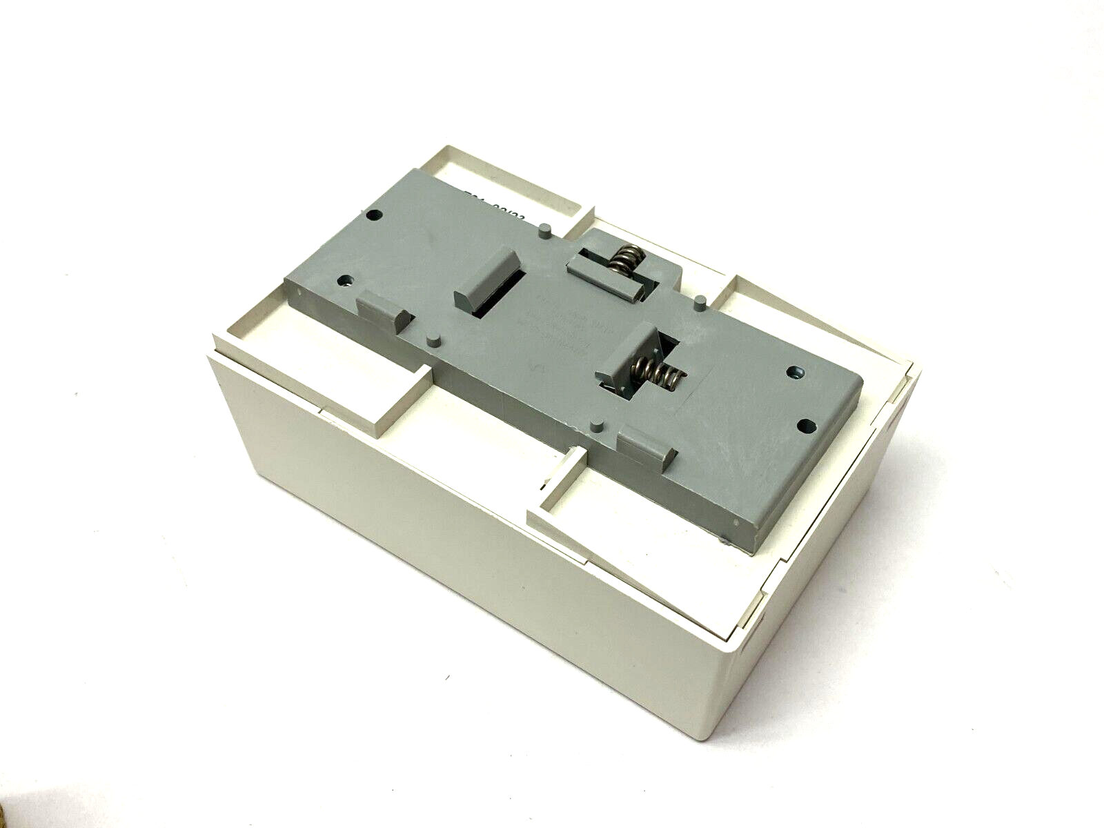 Phoenix Contact EM-DUO 120/20/V/H Dual-Outlet Receptacle Ivory 5604776 - Maverick Industrial Sales