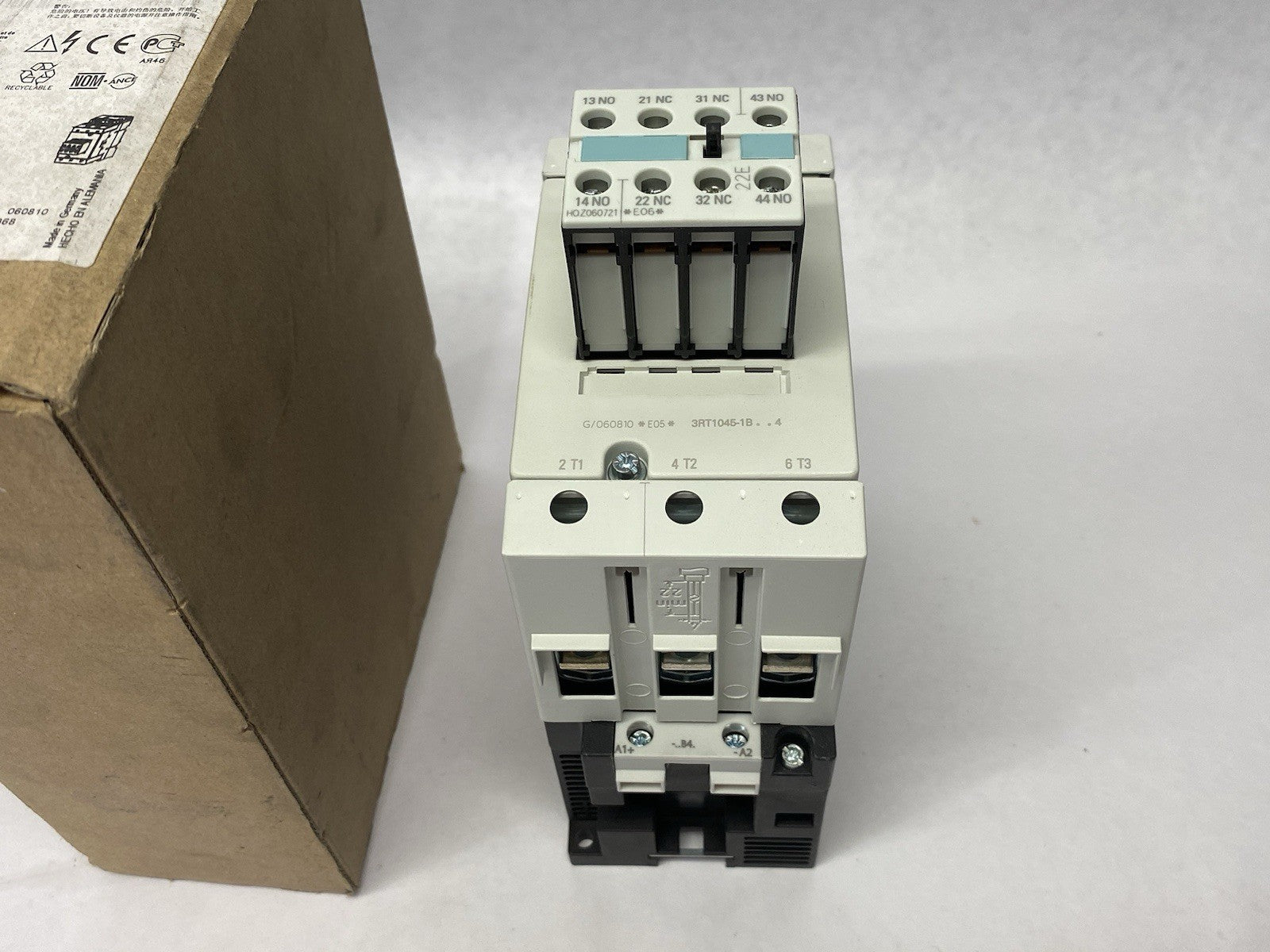 Siemens 3RT1045-1BB44 Power contactor, AC-3 80 A, 37 kW / 400 V 24 V DC - Maverick Industrial Sales