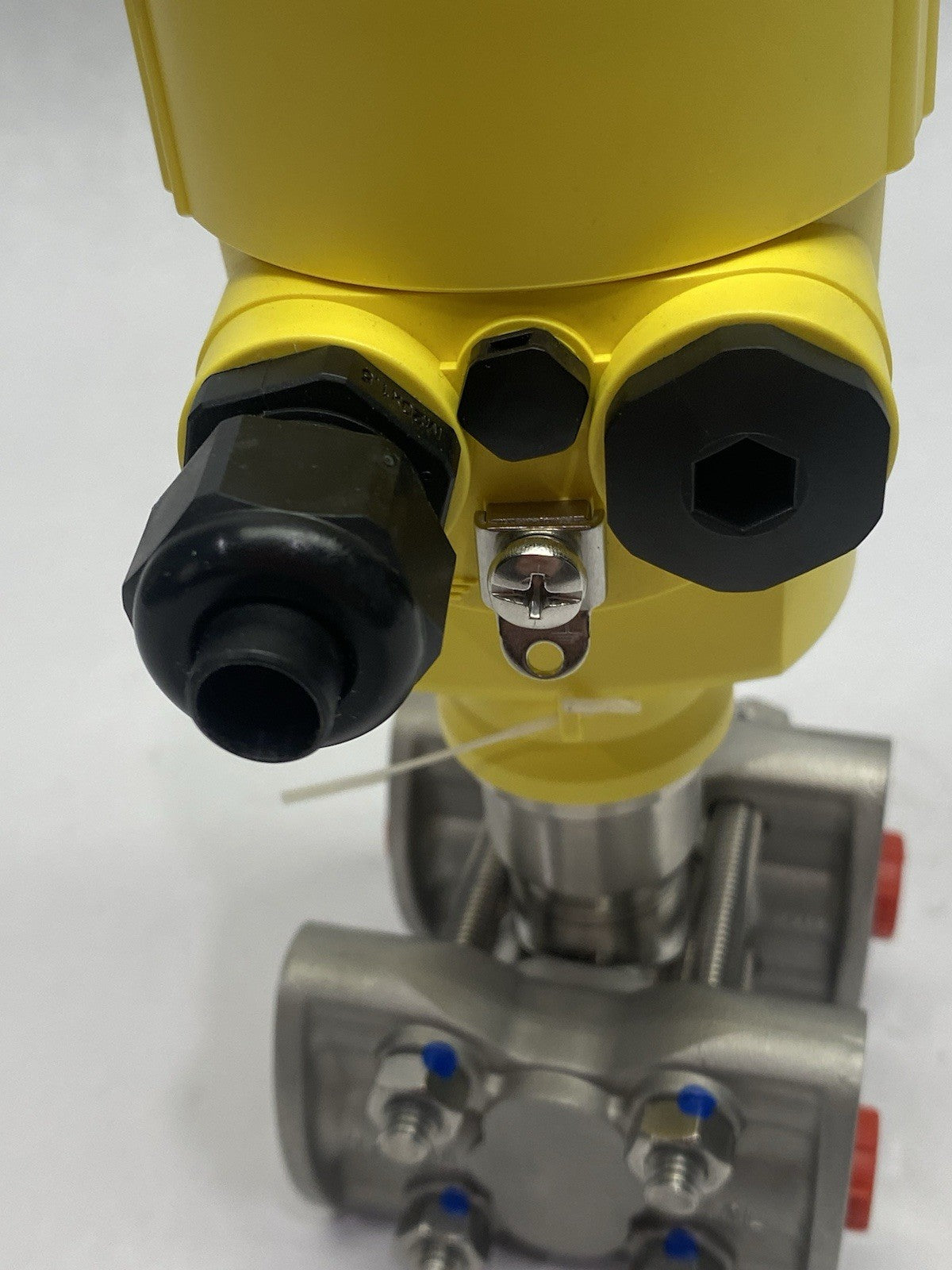DF85.AXD1CDMZXKIMKM | VEGA VEGADIF 85 Differential Pressure Transmitter - New – Open box - Maverick Industrial Sales