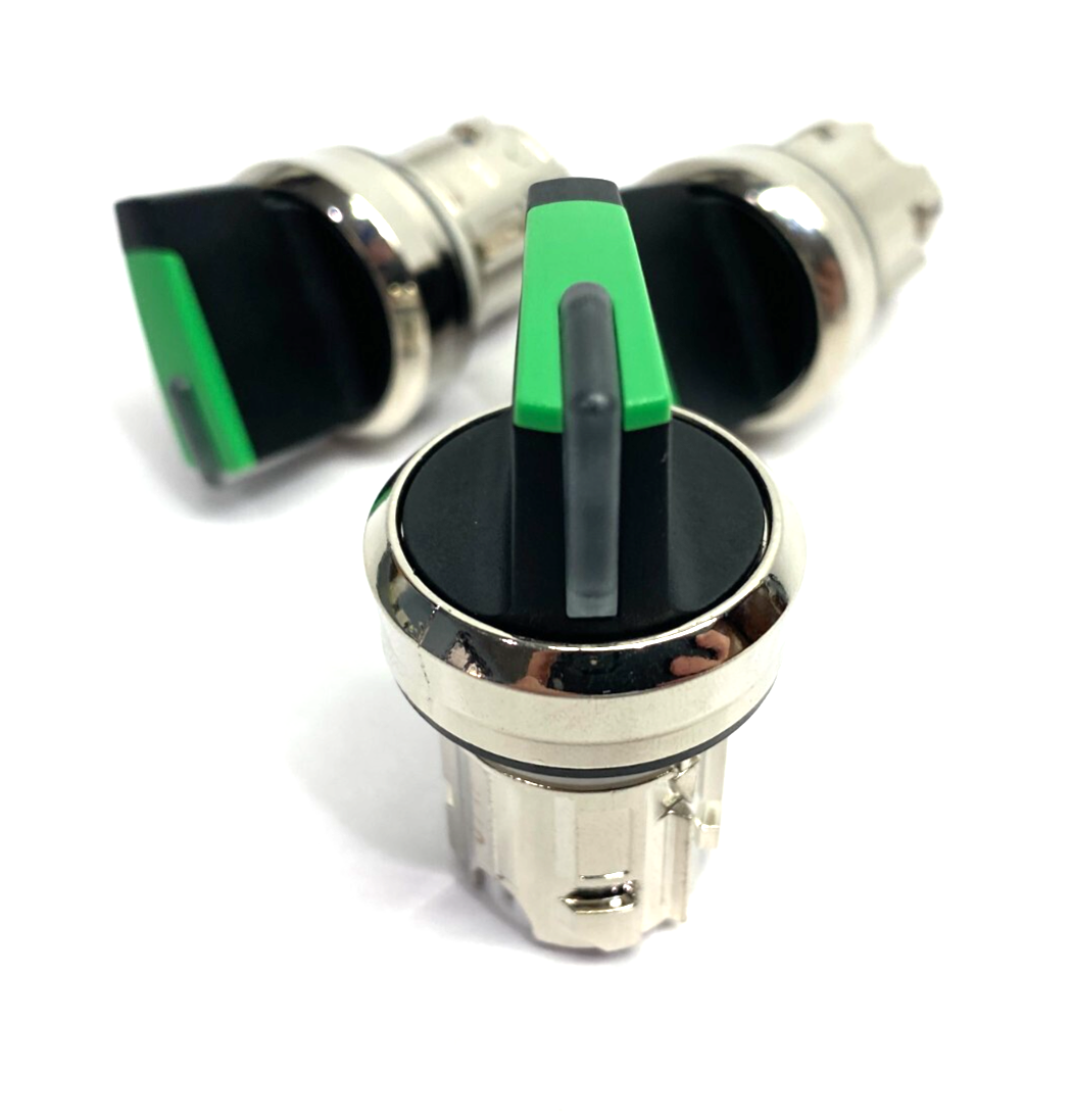 3SU1052-2BF40-0AA0 | Siemens Illuminated Selector Switch Green 2-Pos 22mm LOT OF 3 - New – Open box - Maverick Industrial Sales