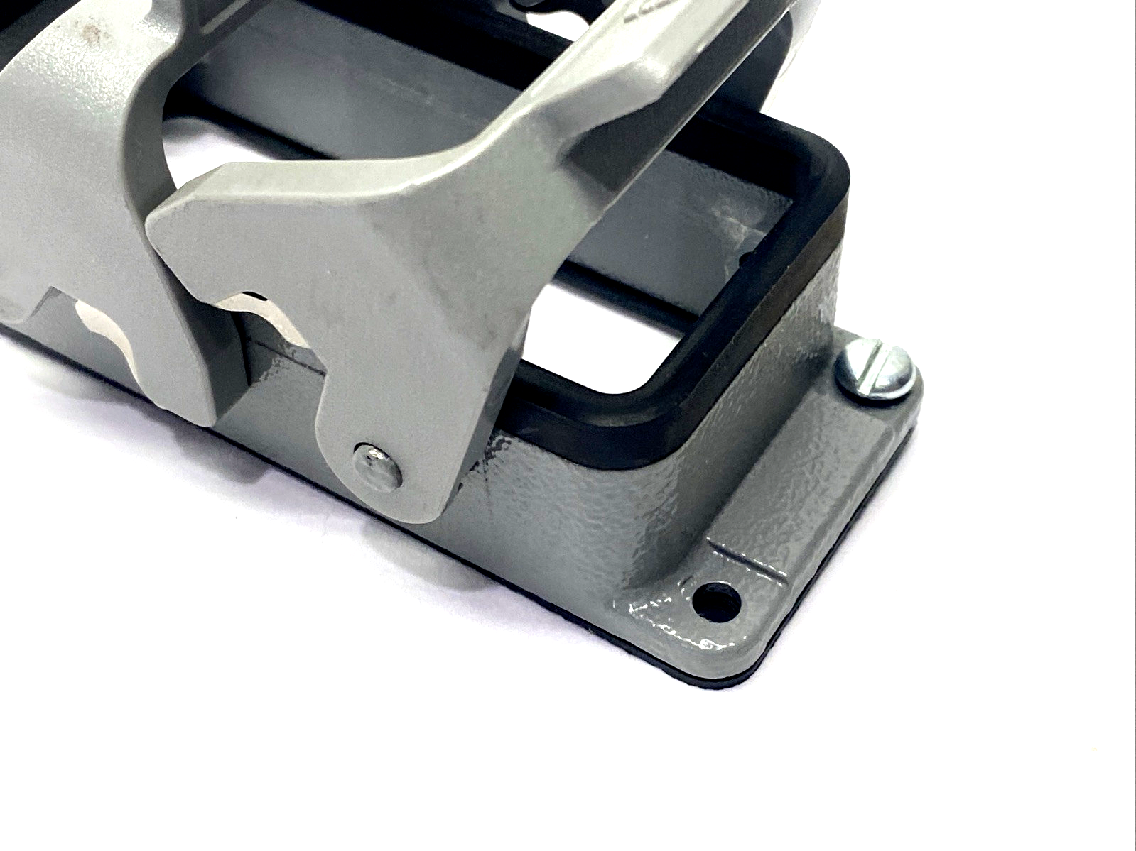 Harting Han EMC/B 16 Base Panel, Bulkhead Mounted Housing, Latching 09628160301 - Maverick Industrial Sales