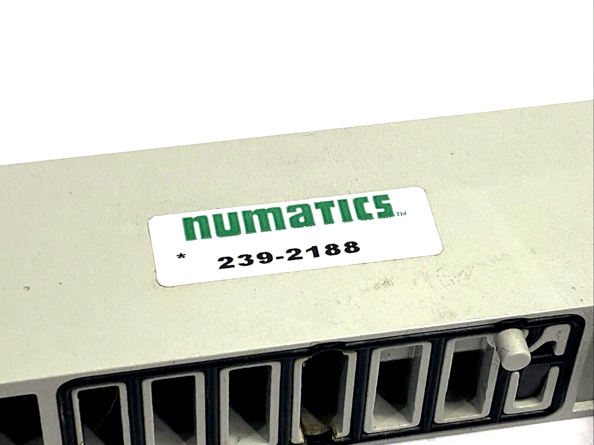 239-2188 | Numatics Sandwich Pressure Block 1/8" NPT - Used - Maverick Industrial Sales