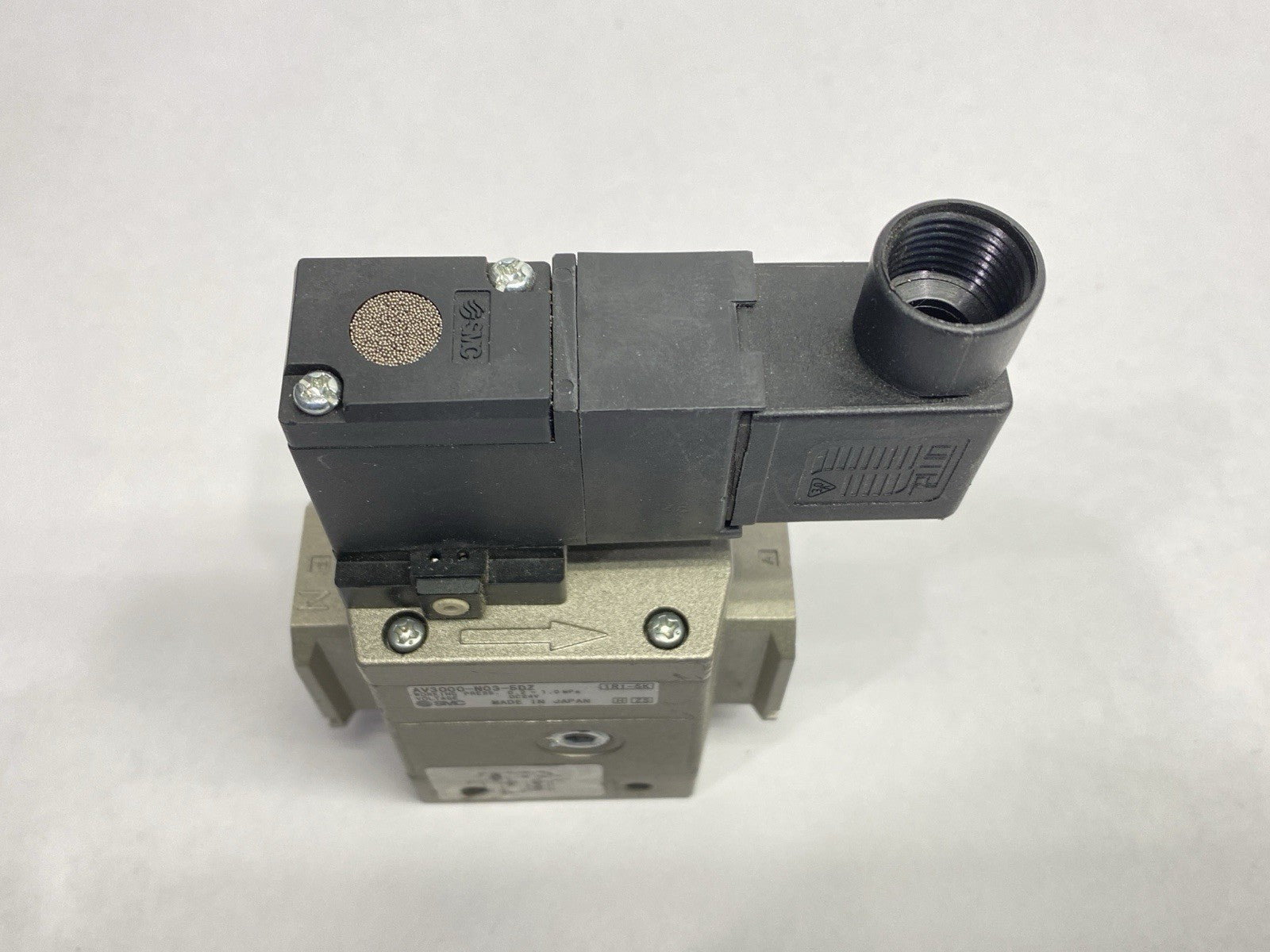 AV3000-N03-5DZ | SMC Soft Start Pneumatic Valve 3/8" NPT - Used - Maverick Industrial Sales