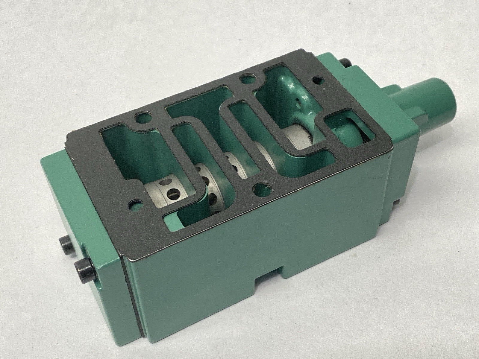 554PP400O000000 | Numatics Pneumatic Pilot Valve - For parts or not working - Maverick Industrial Sales