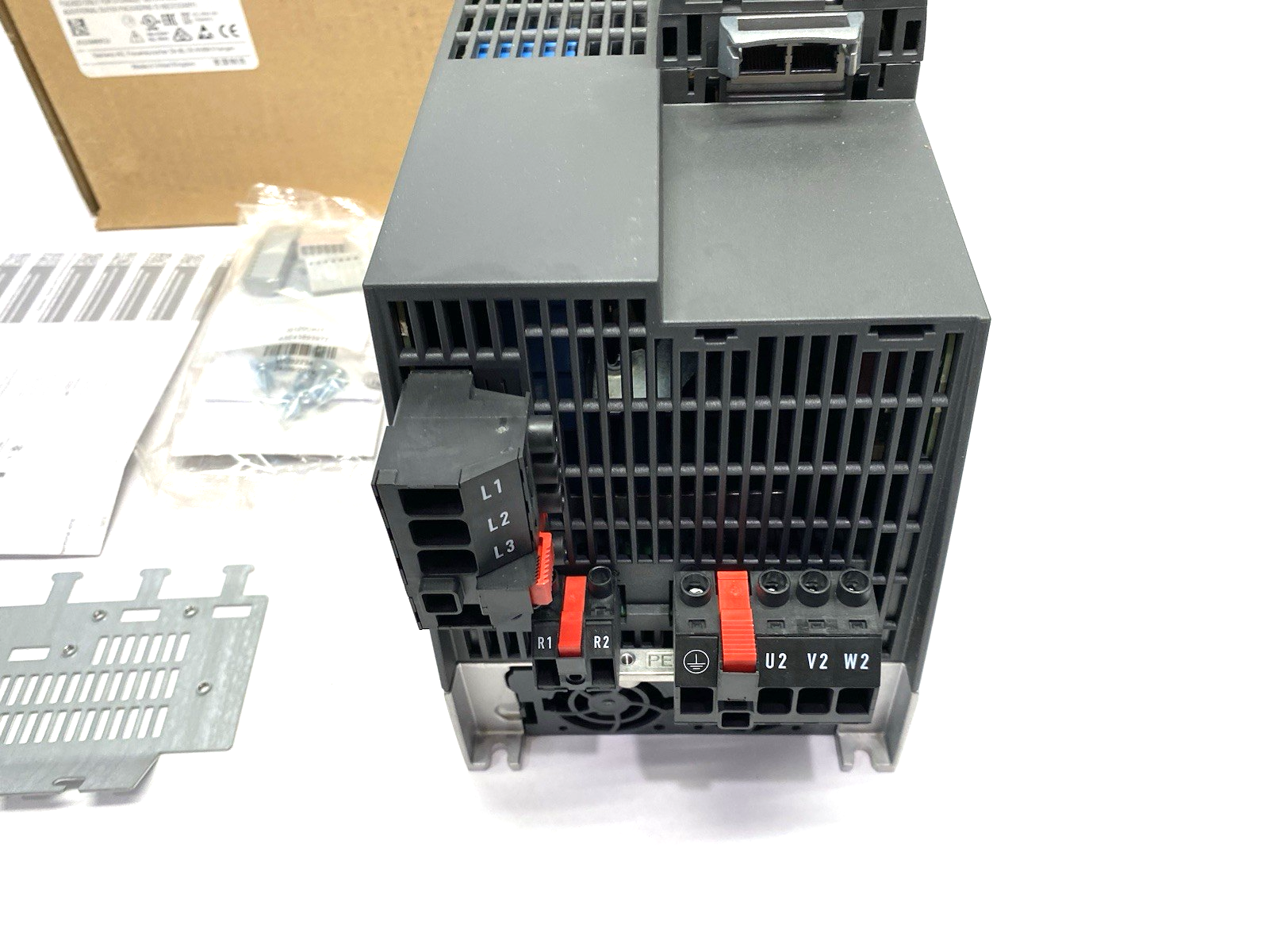 6SL3210-1KE23-2AF1 | Siemens SINAMICS G120C Drive Unit PN 15,0KW FILA - New – Open box - Maverick Industrial Sales