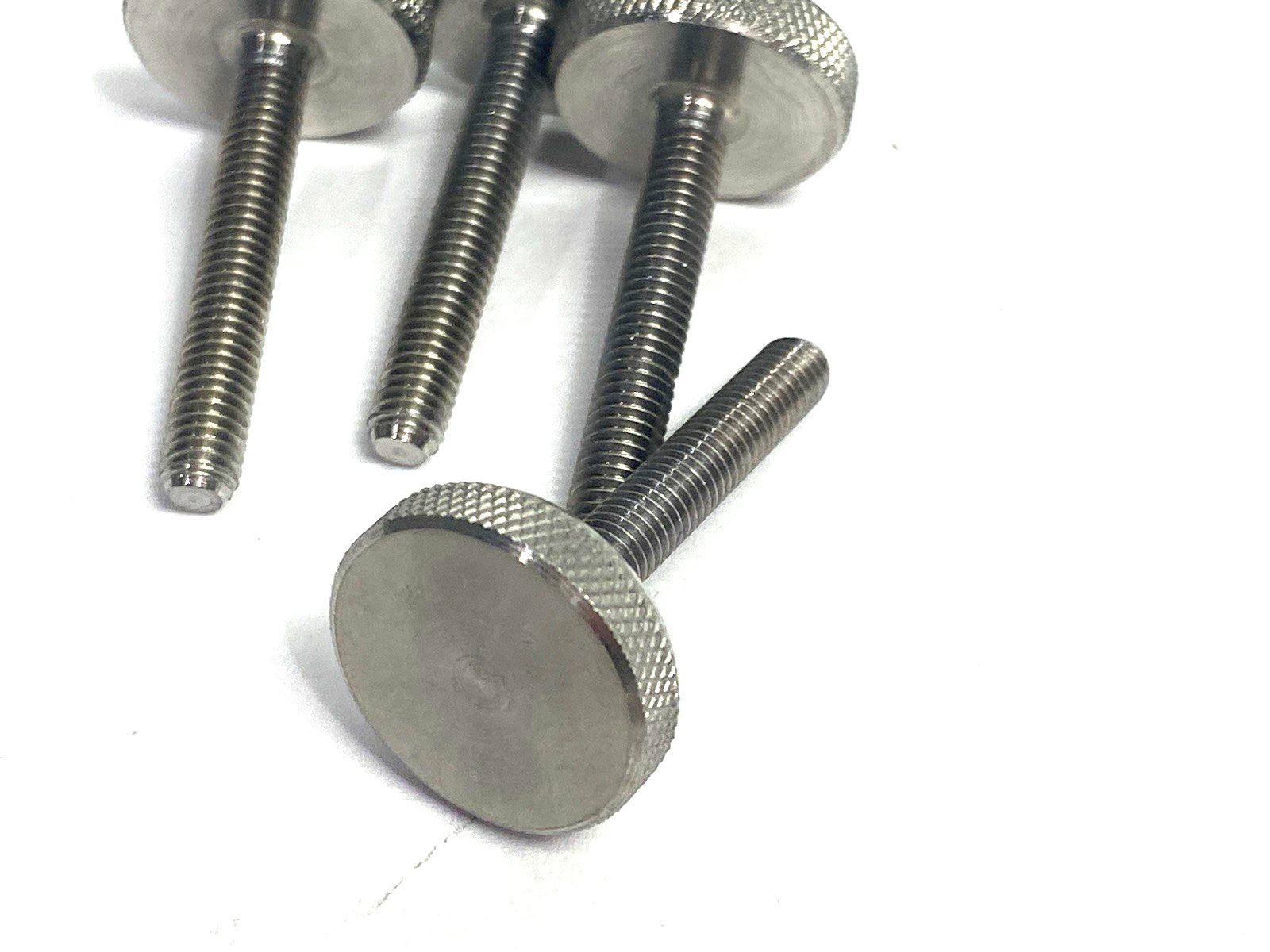 91746A376 | Knurled-Head Thumb Screw, 10-32 Thread, 1-1/4" Long LOT OF 4 - New – Open box - Maverick Industrial Sales