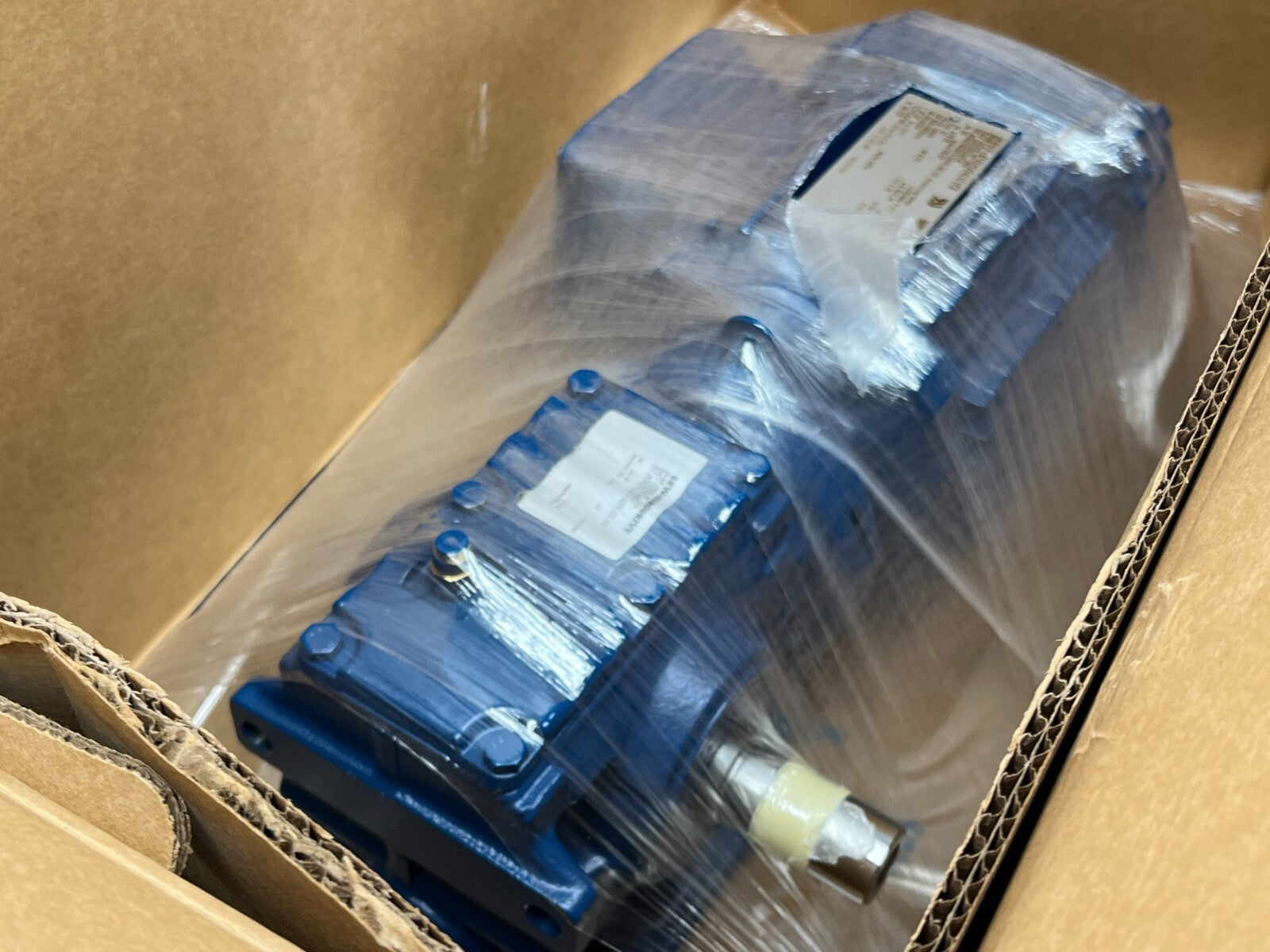 S47DRN80MK4 | Sew Eurodrive Gear Motor 3/4HP 230/460V 2.30/1.15A 1745/37RPM 3Ph - New – Open Box - Maverick Industrial Sales