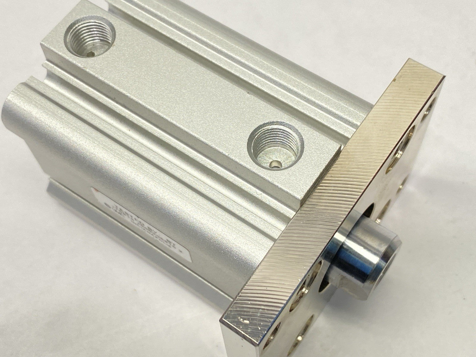 CDQ2F32-30DZ | SMC Pneumatic Cylinder 32mm Bore 30mm Stroke - New Other - Maverick Industrial Sales