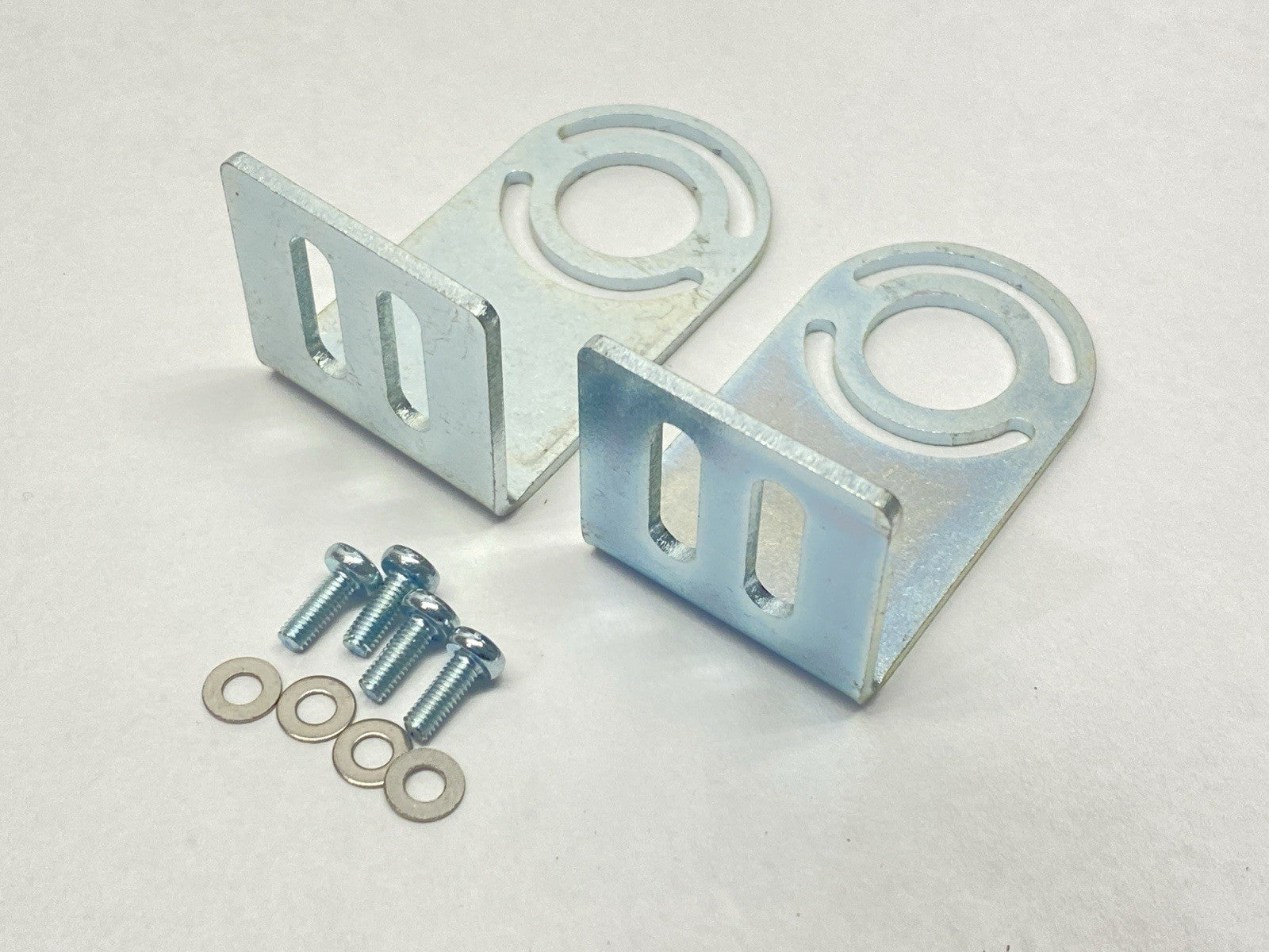 SMBWLS28SM | Banner Right-Angle Bracket For Surface Mounting 19158 LOT OF 2 - New – Open box - Maverick Industrial Sales