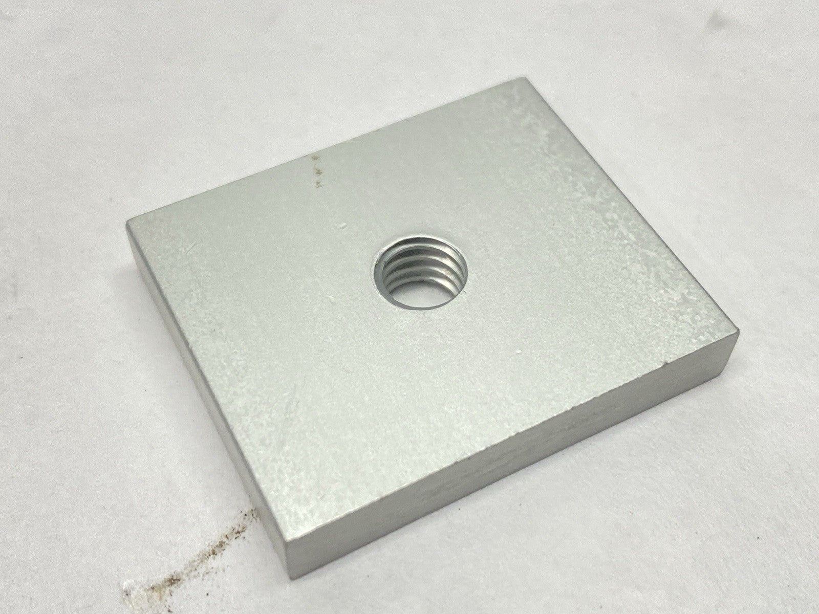 4625 | 80/20 Anti Rotation Plate 5/16-18" Thread LOT OF 31 - New Other - Maverick Industrial Sales
