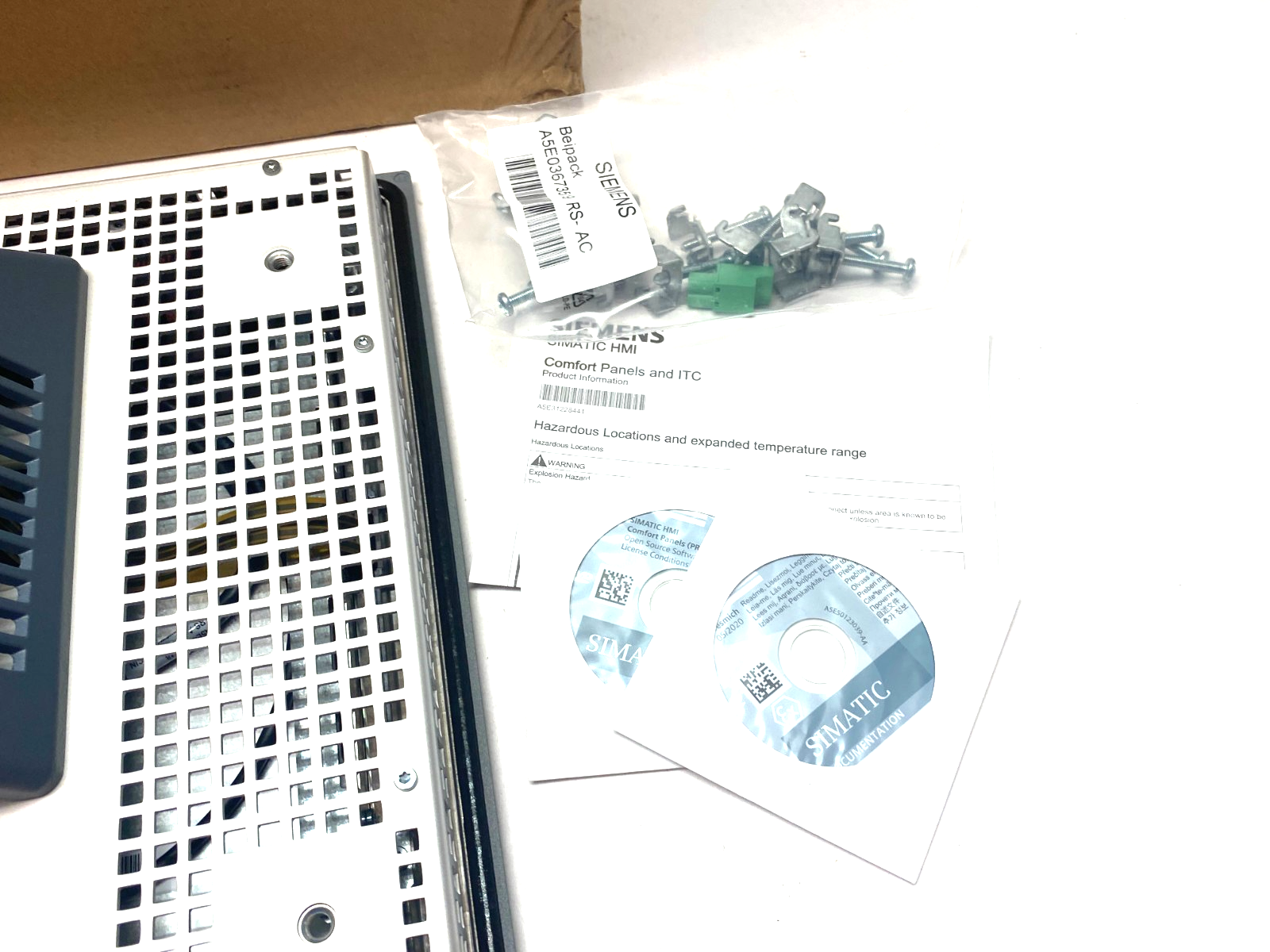Siemens 6AV2 124-0QC02-0AX1 TP1500 Comfort Touch HMI Display Panel 331 x 207mm - Maverick Industrial Sales