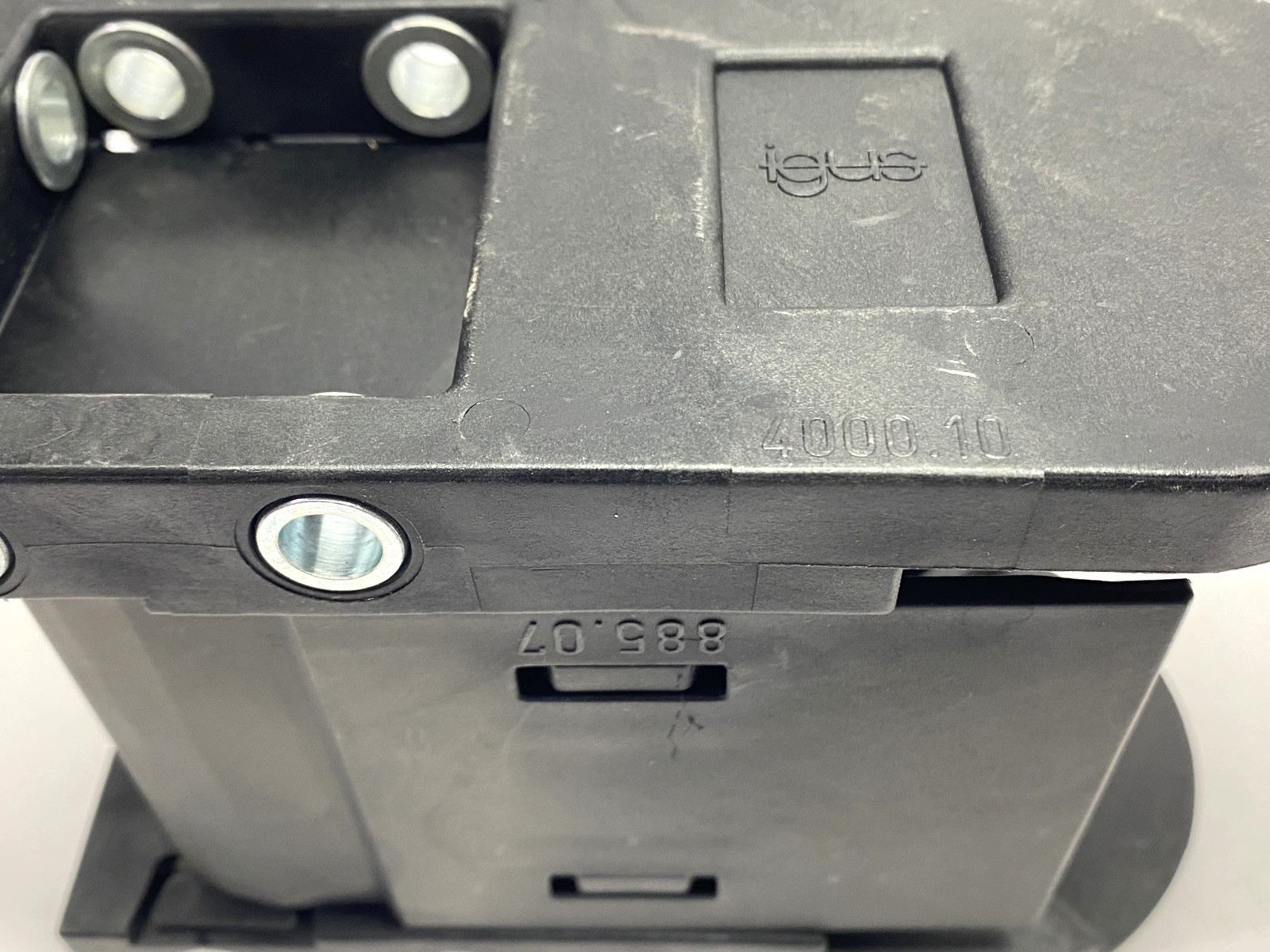 Igus 4000-10-1 Cable Carrier Mounting Bracket - Maverick Industrial Sales