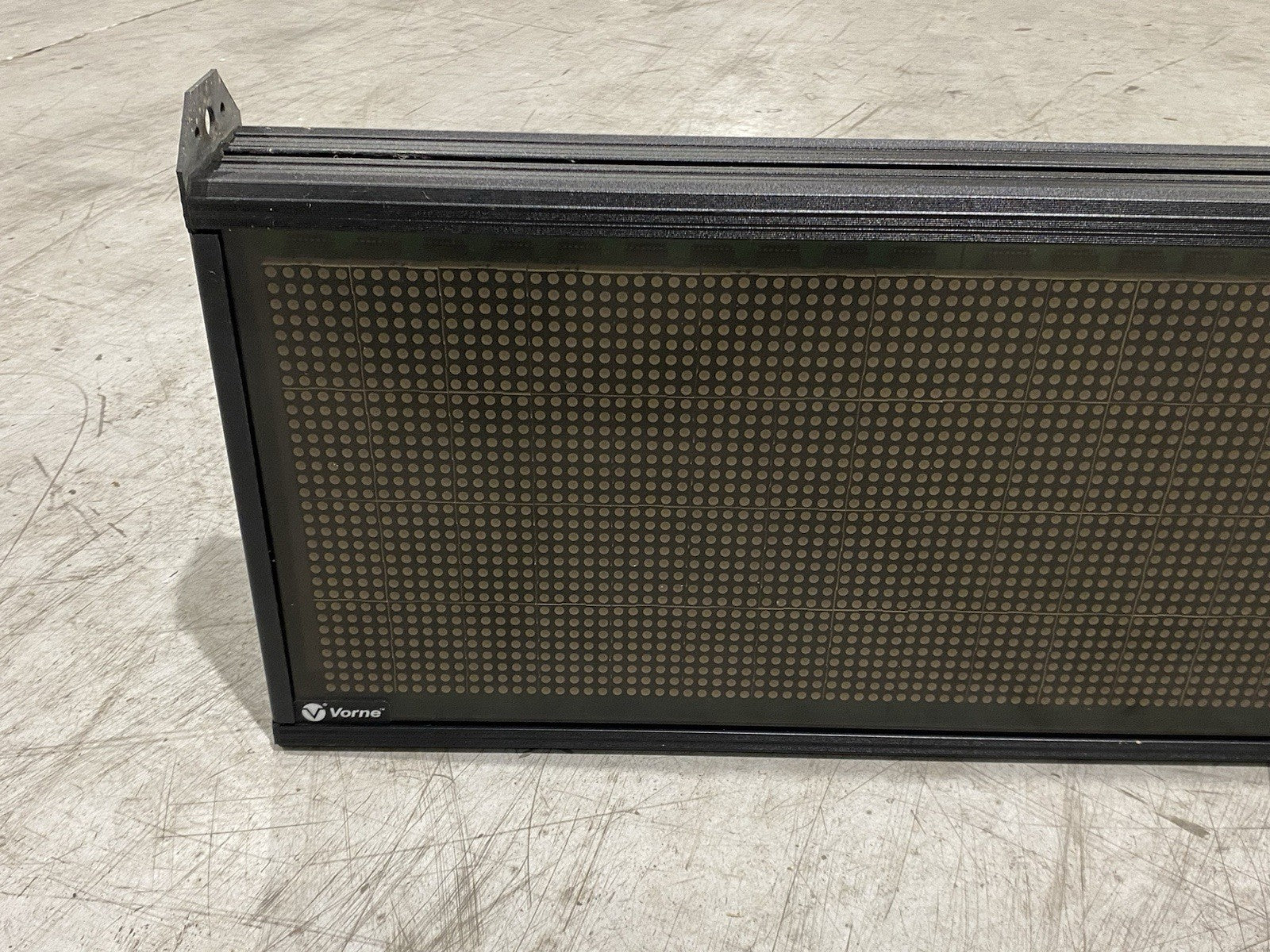 XL800-32240T-X2088 | Vorne Tri-Color Productivity Display 32-Rows, 240-Columns - Used - Maverick Industrial Sales