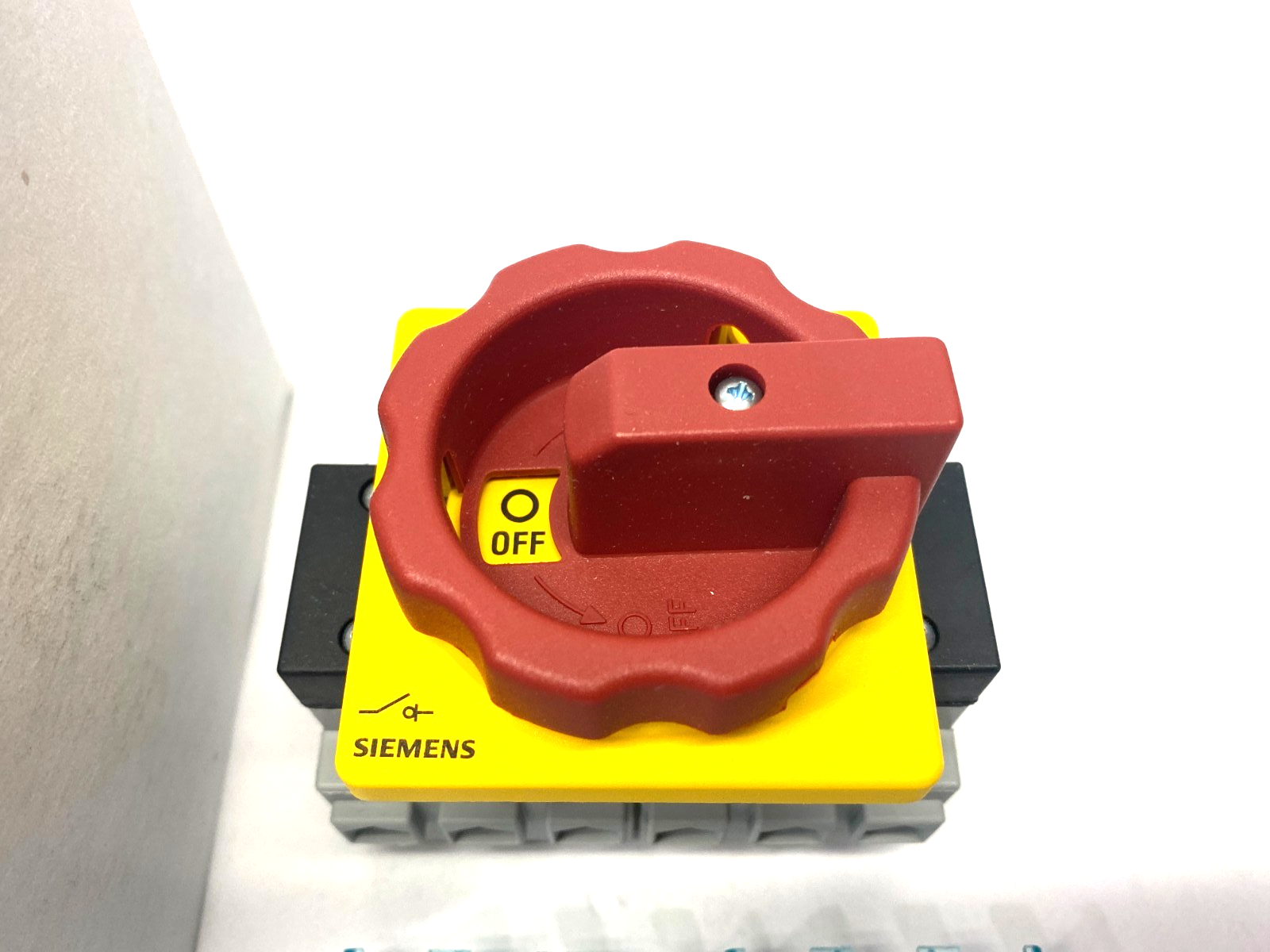 Siemens 3LD2103-3VK53 SENTRON Rotary Emergency Switch Disconnector 6-Pole - Maverick Industrial Sales