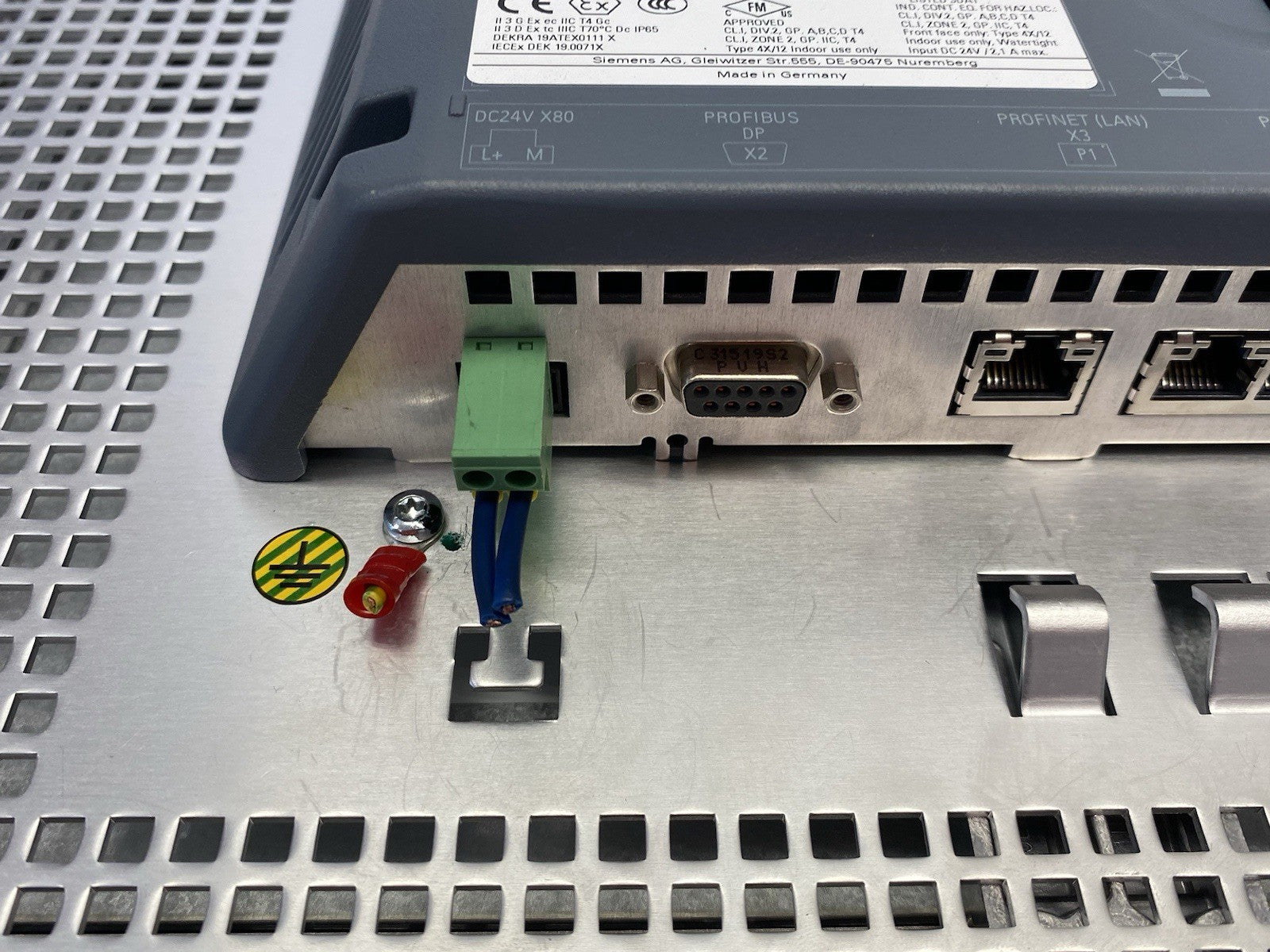 6AV2124-0QC02-0AX1 | Siemens SIMATIC HMI TP1500 Comfort Touch Panel SCREEN DAMAGE - Used - Maverick Industrial Sales