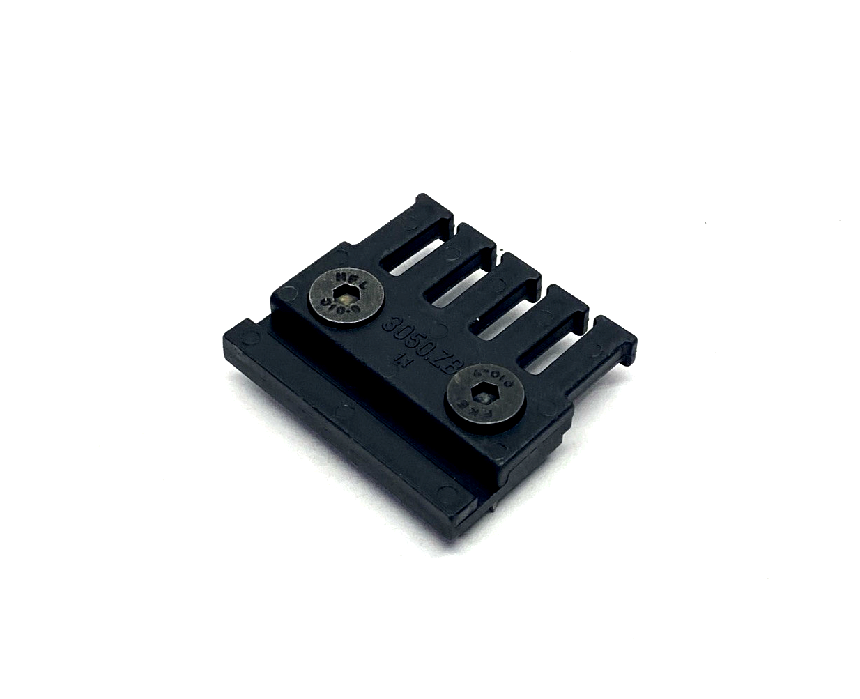 Igus 3050-ZBKMA Chainfix Tiewrap Plate For E-Chain 3050-ZB LOT OF 3 - Maverick Industrial Sales