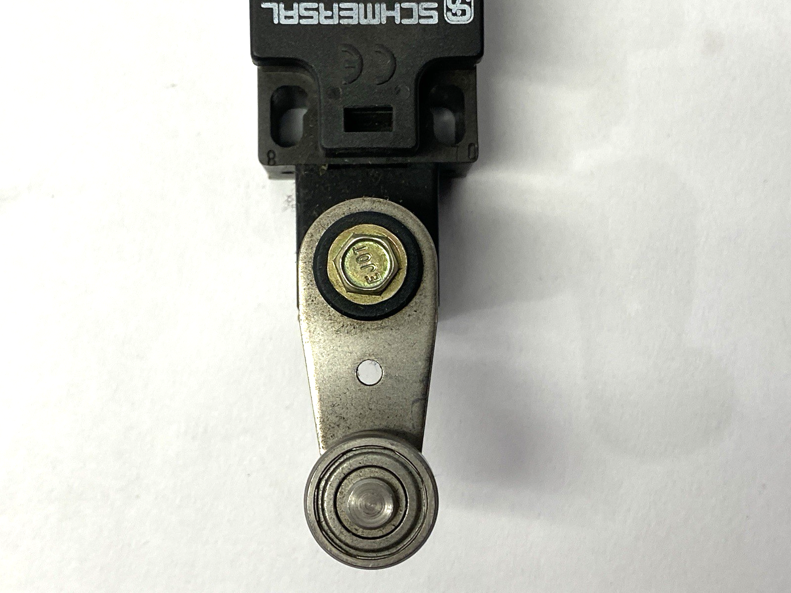 Schmersal TV14H 236-20z-1807/1894 Limit Switch w/ Roller Lever 230VAC 6kV - Maverick Industrial Sales