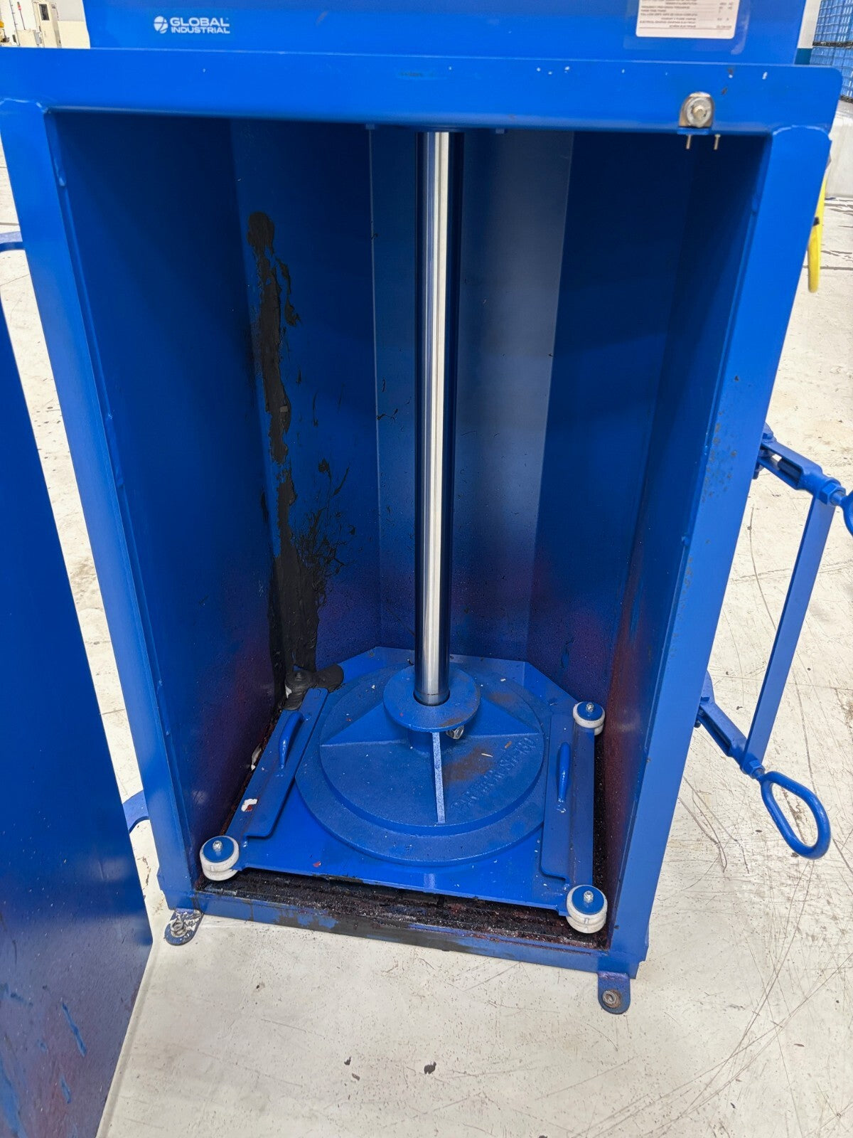 Global Industrial HDC-905-IDC/460V Hydraulic Drum Crusher / Compactor, 55G Steel - Maverick Industrial Sales