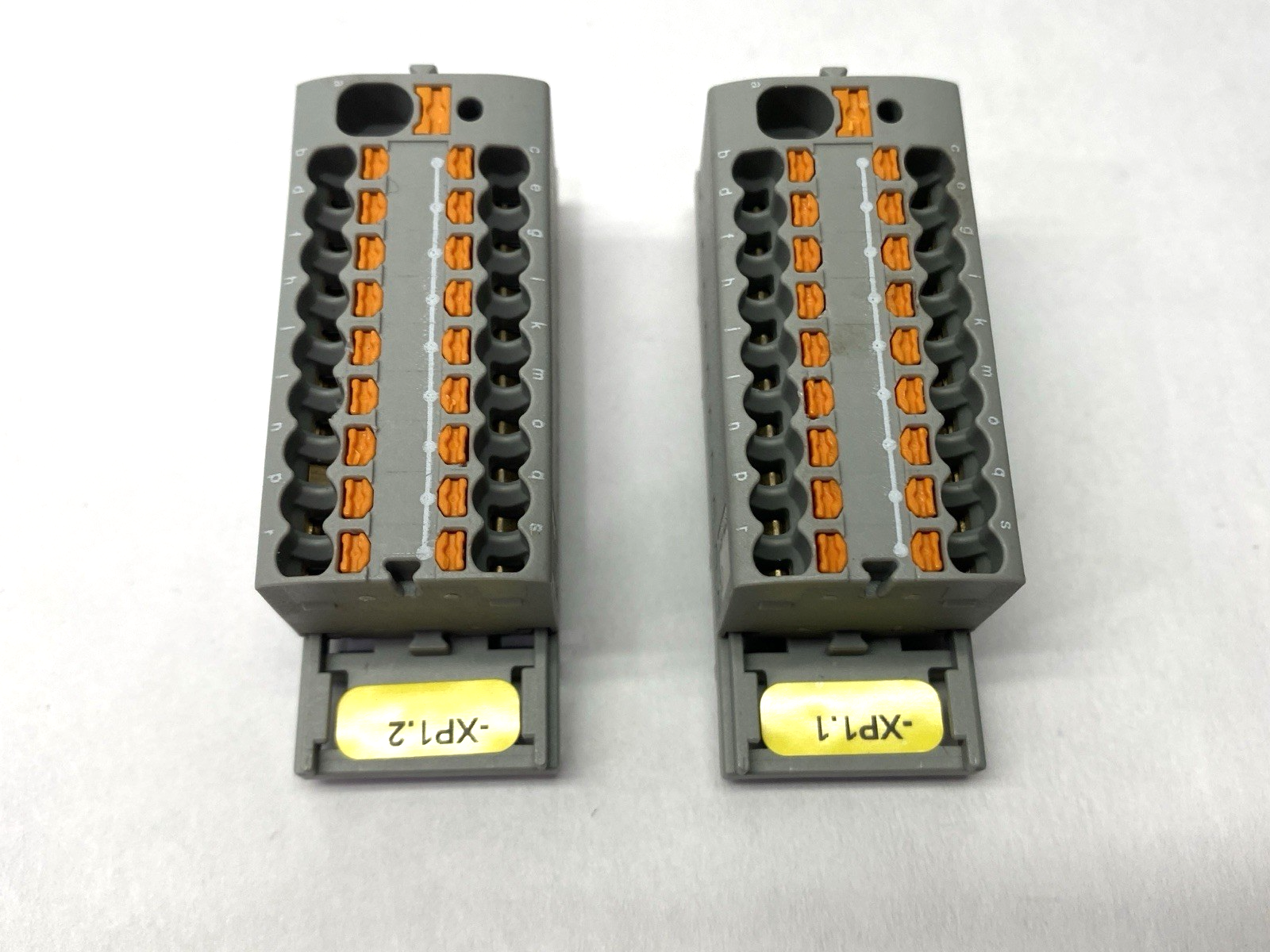 1047454 | Phoenix Contact PTFIX 4/18X1,5-NS35 GY Distribution Block LOT OF 2 - Used - Maverick Industrial Sales