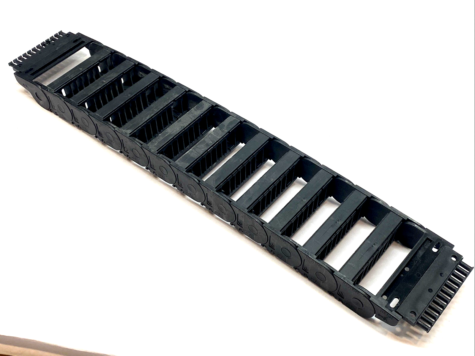 2600.12.063 | Igus Energy Cable Chain Carrier 12 Links - Used - Maverick Industrial Sales