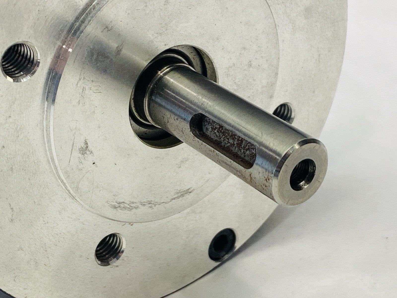 Indeva N100C770 IP54 DA14x41 M5x15 63B14(M8) Servo Motor 2000RPM 400W D21249163 - Maverick Industrial Sales