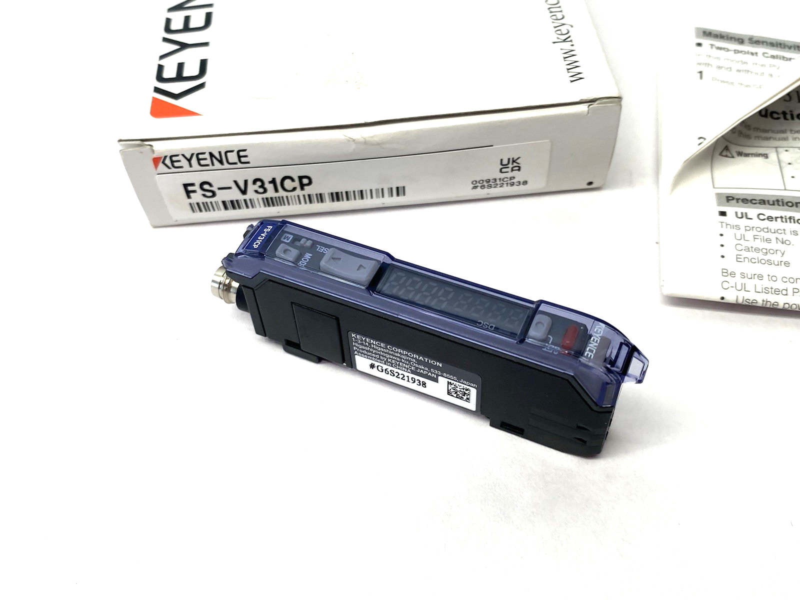 Keyence FS-V31CP Fiber Amplifier Main Unit, M8 Connector Type - Maverick Industrial Sales