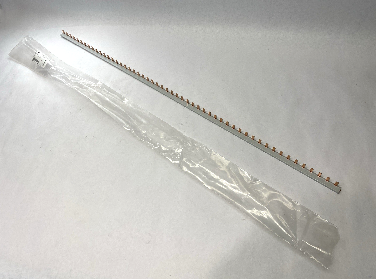 1492-A2B8 | Allen Bradley Ser. A Fuse Holder Bus Bar 1-Pole 57-Pin - New – Open box - Maverick Industrial Sales