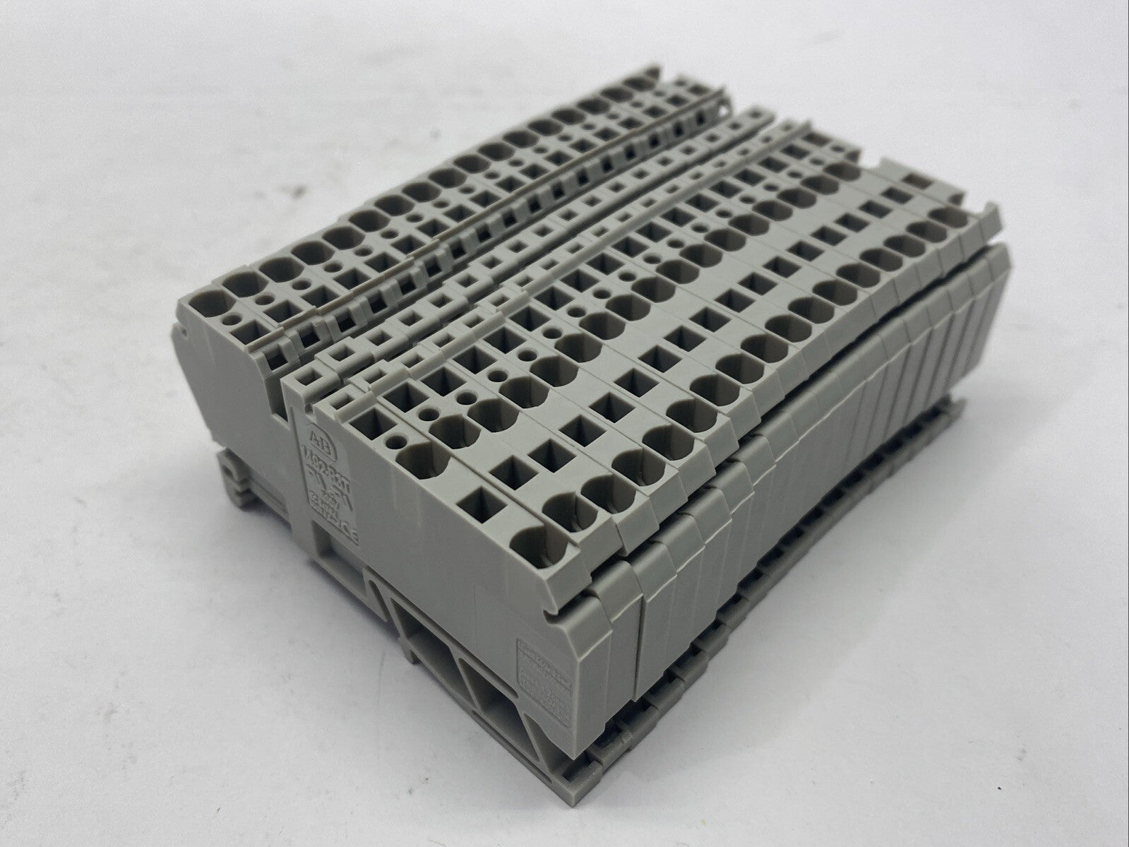 Allen Bradley 1492-R3T Ser A Terminal Blocks Gray LOT OF 18 - Maverick Industrial Sales