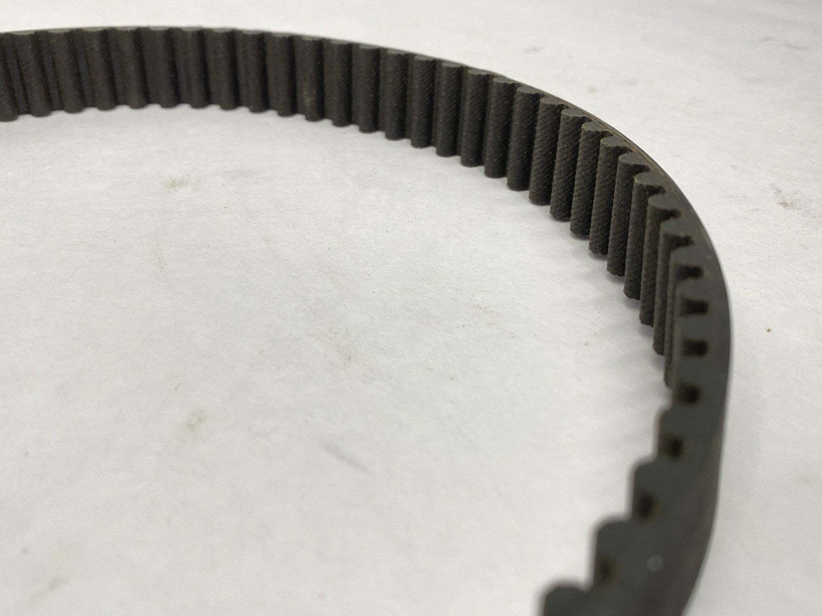 Gates HTD 576-8M-20 PowerGrip Timing Belt 576mm Pitch 20mm Wide 72 Teeth QTY 2 - New – Open box - Maverick Industrial Sales